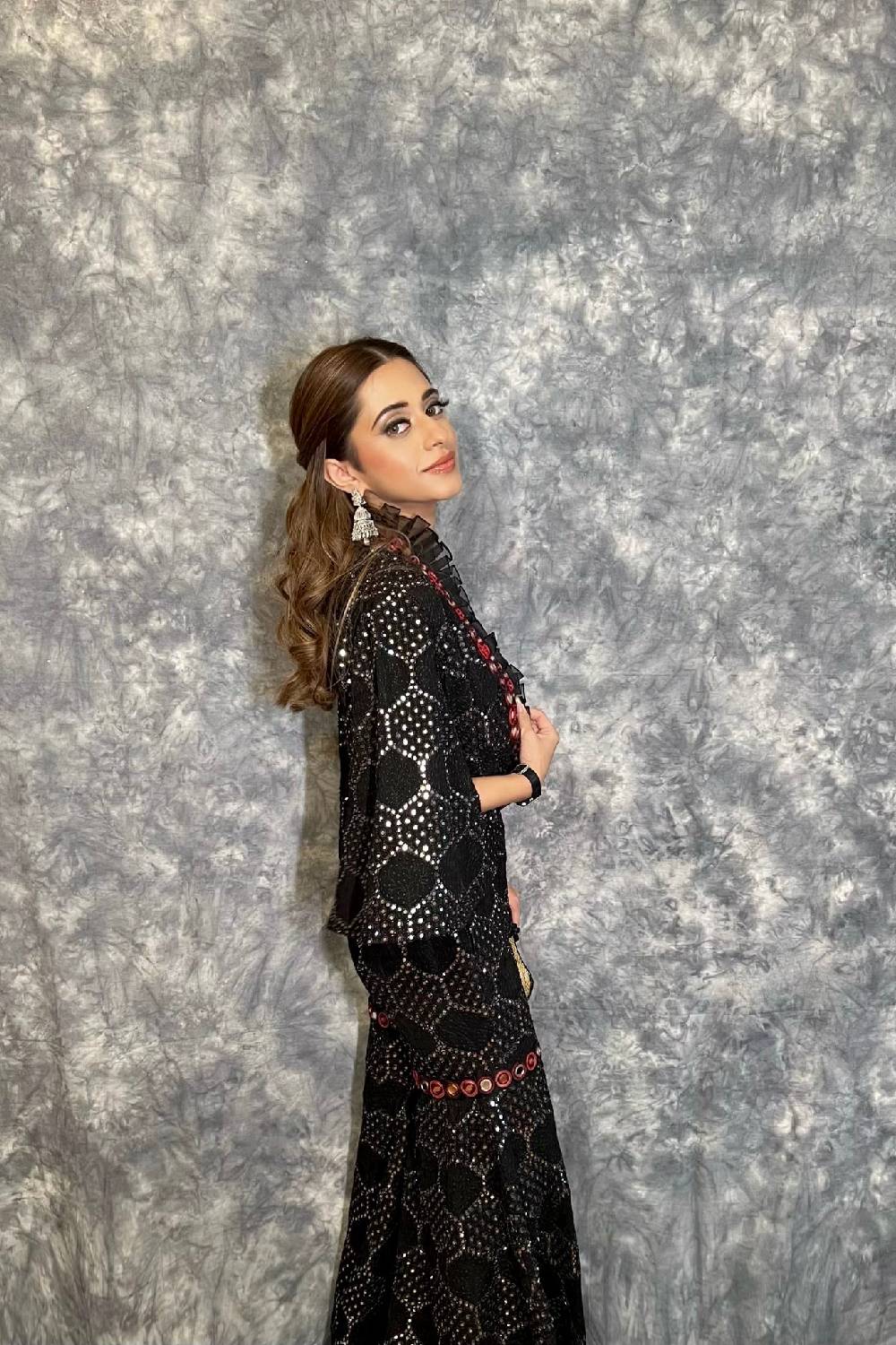 CY Sia Gupta in Corset By 29 India Side 1