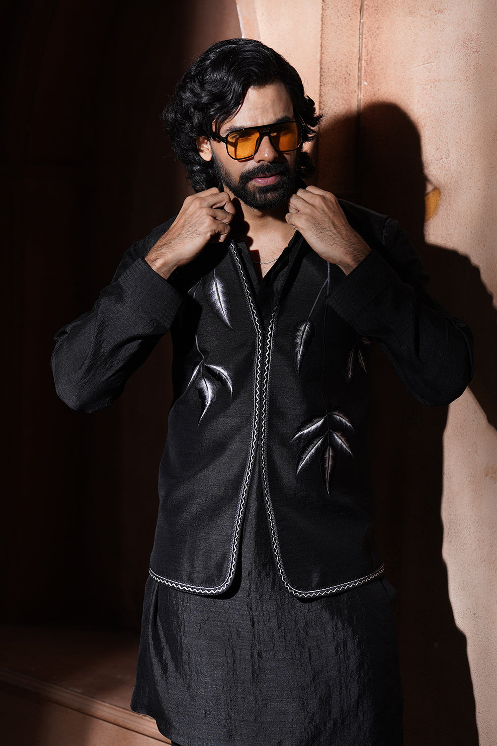 Black Embroidered Nehru Jacket Set (Vmku26)