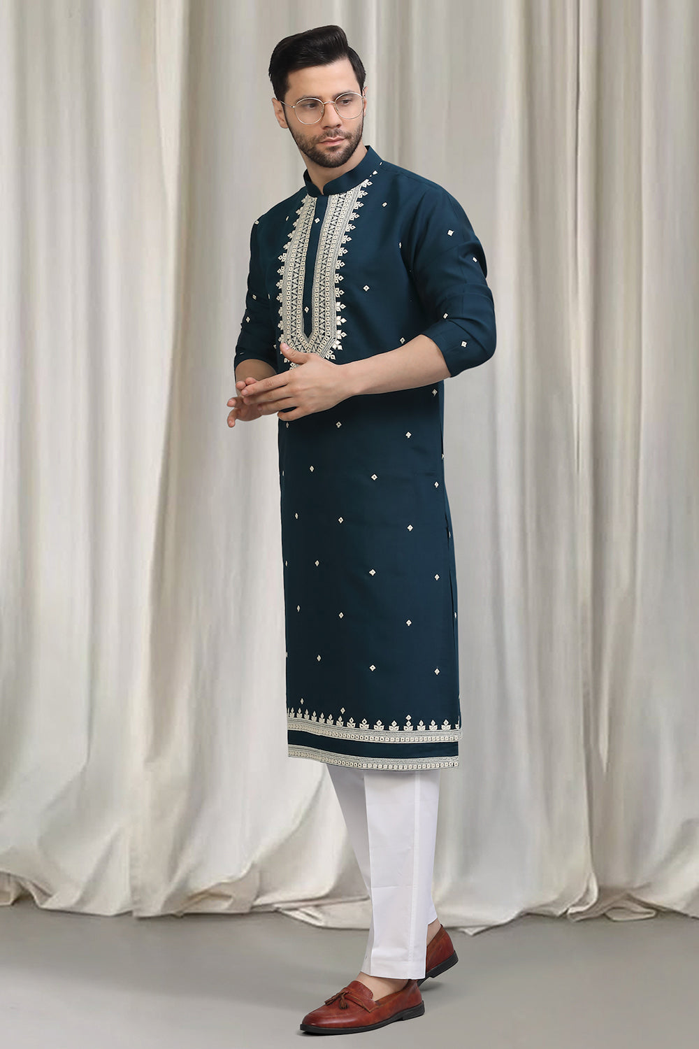 Classic Embroidered Kurta With Back Elastic Pants