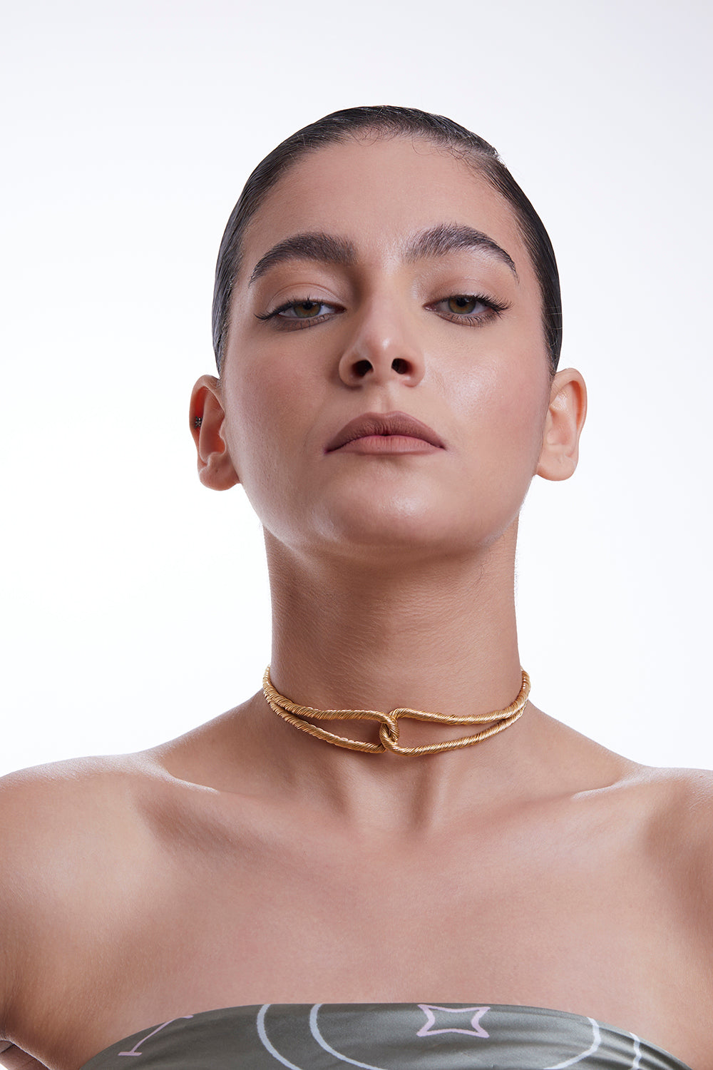 Golden Threaded Interlocked Choker