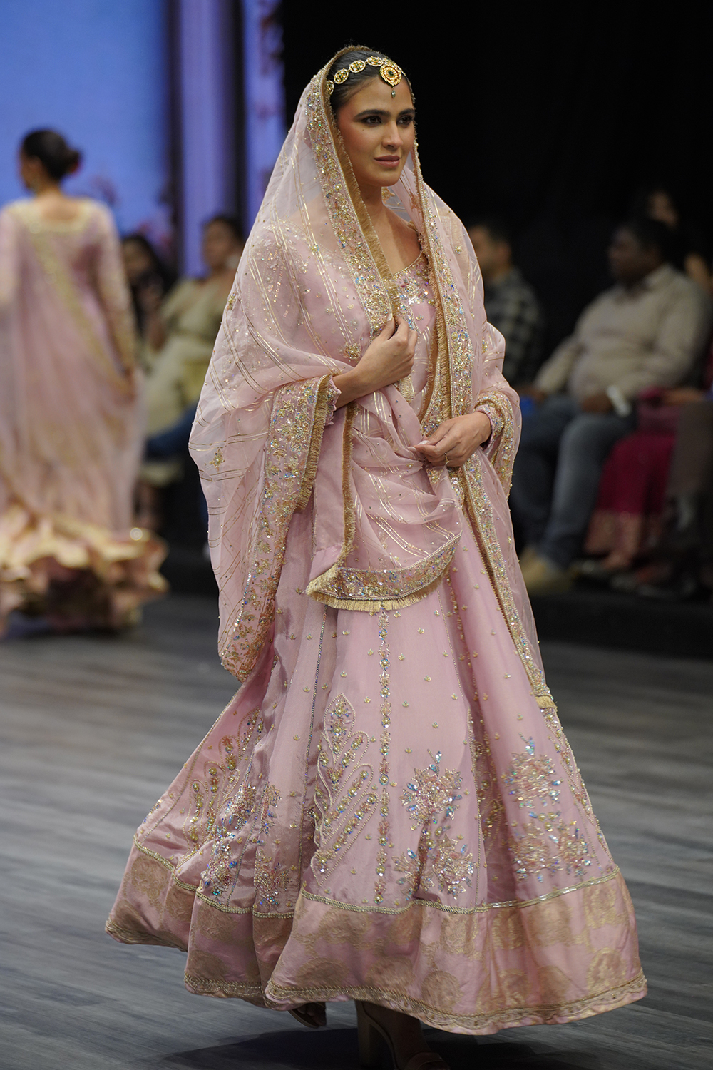 Gulabi Noor