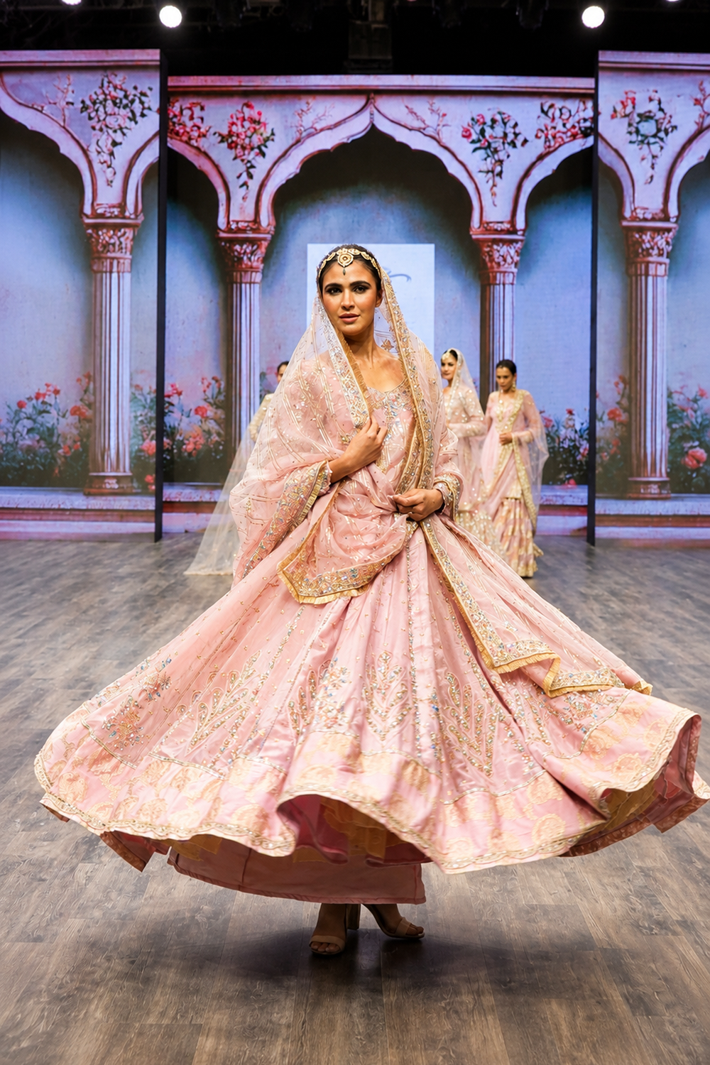 Gulabi Noor