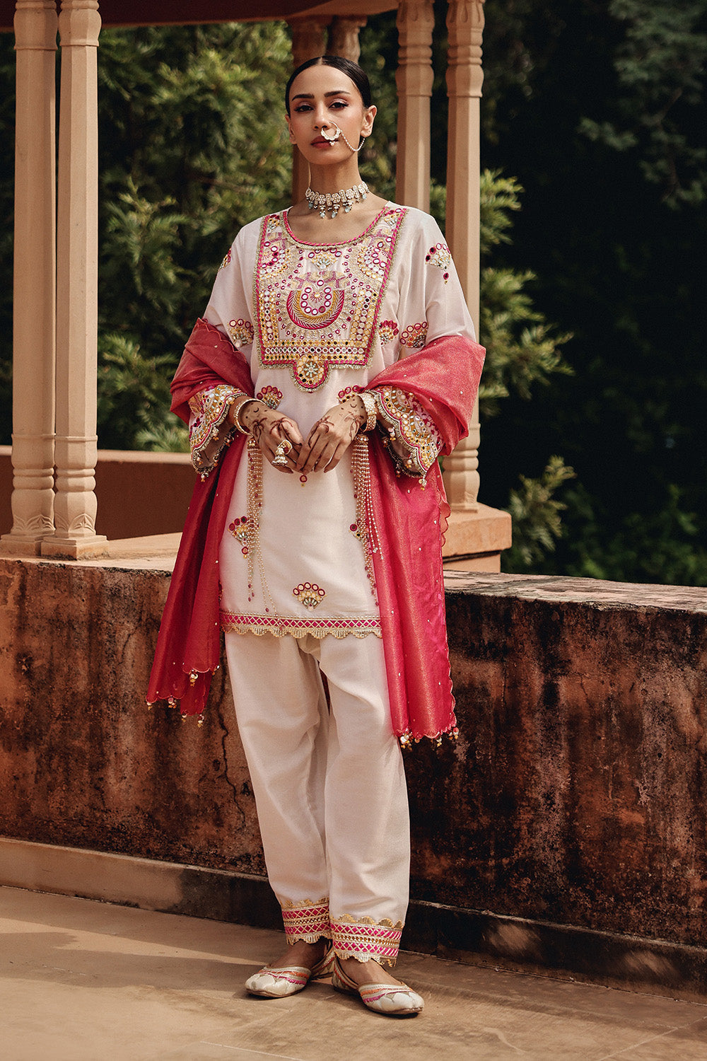 Ivory Noorani Grace Set