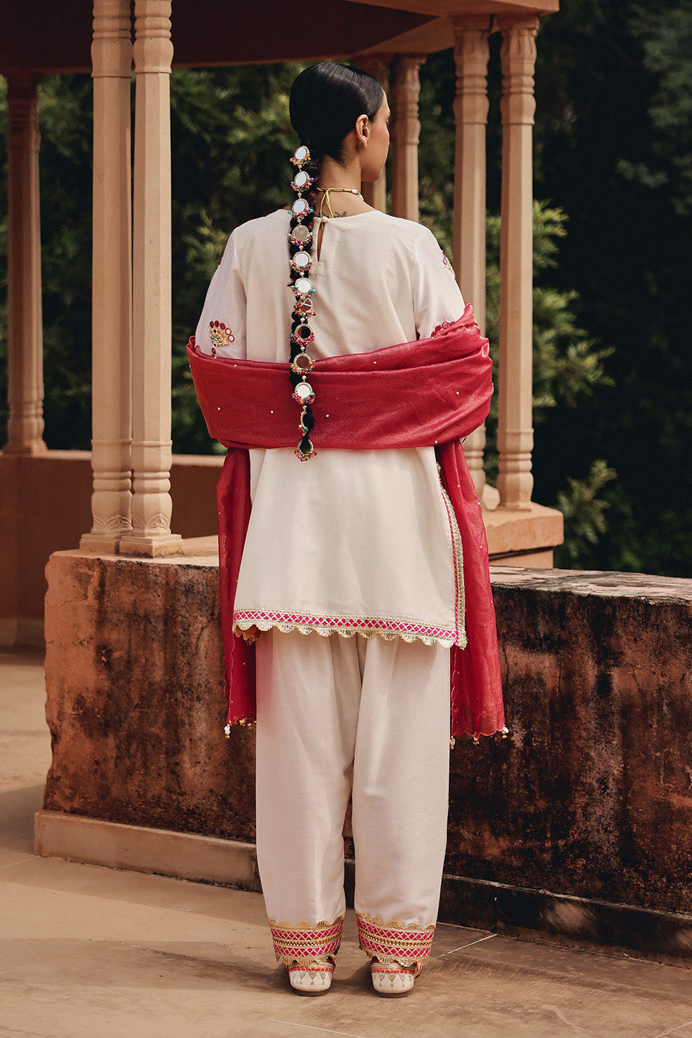 Ivory Noorani Grace Set