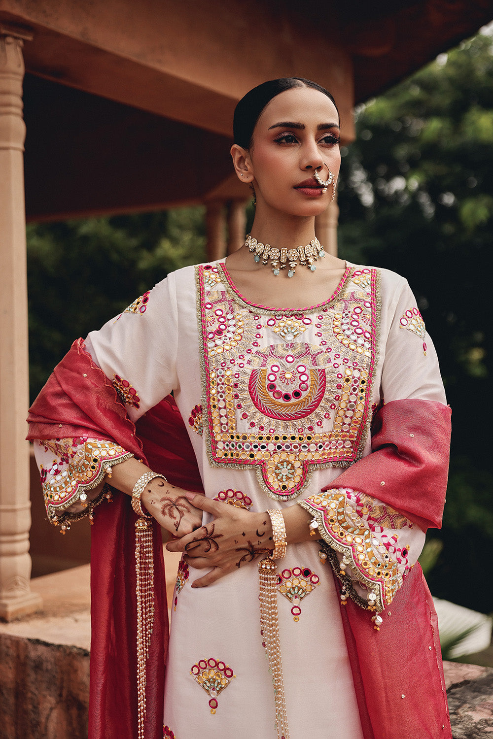 Ivory Noorani Grace Set