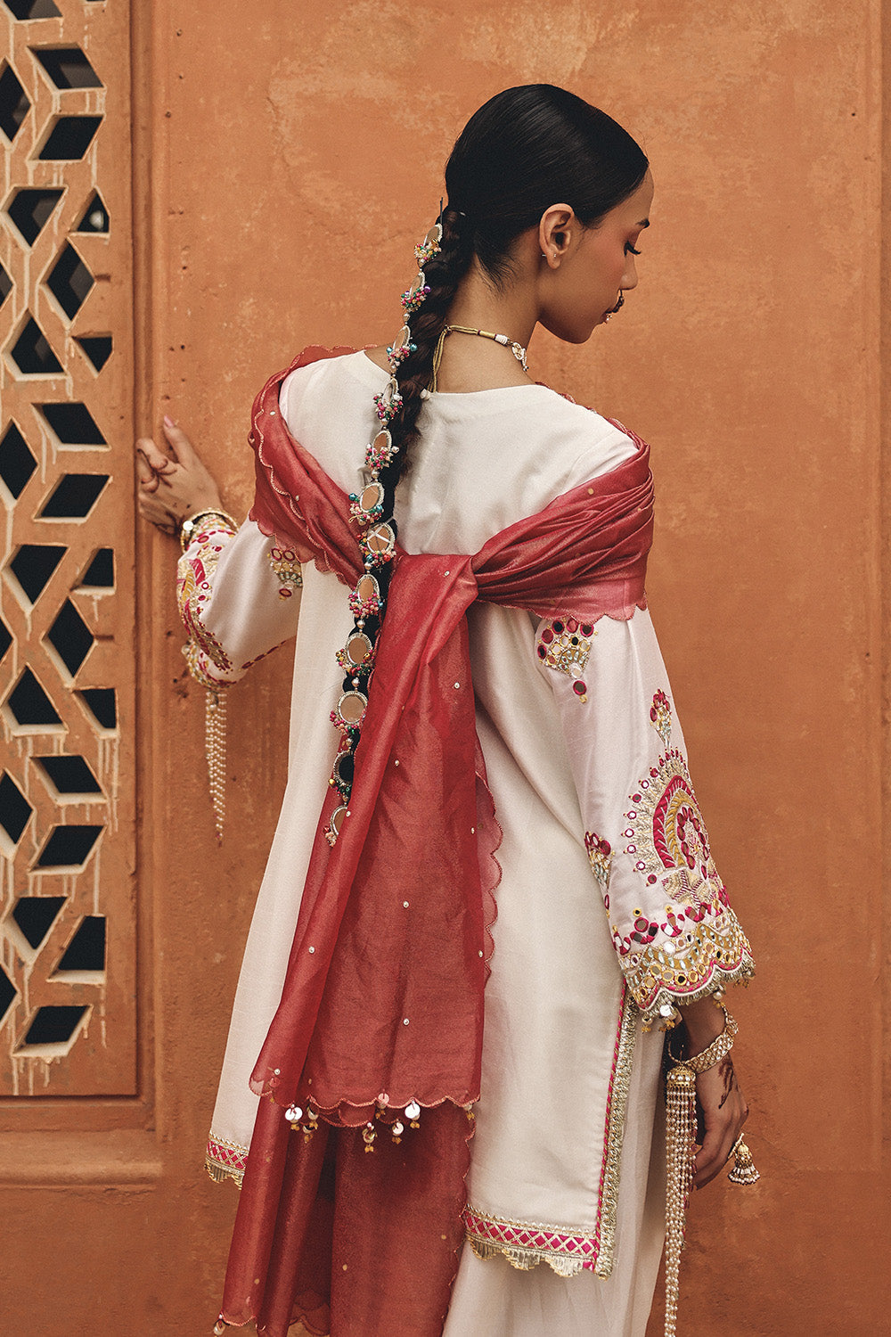 Ivory Noorani Grace Set