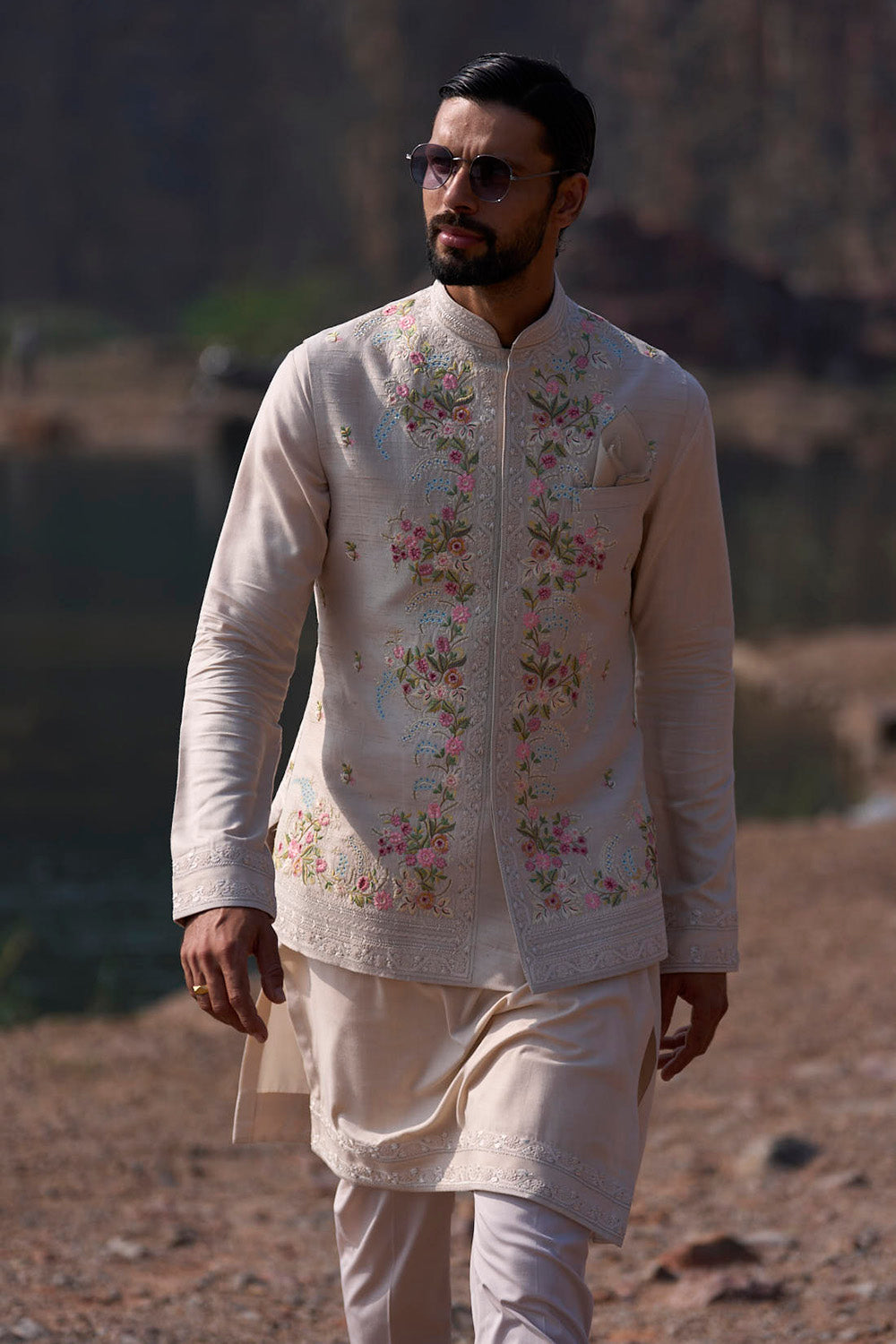 Ivory Poppy Creeper Multi Thread Bandi Set