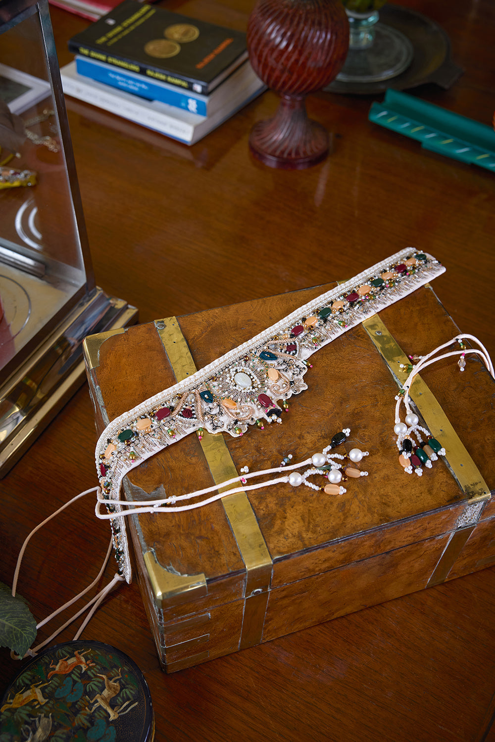 Jewel encrusted and embroidered free size belt