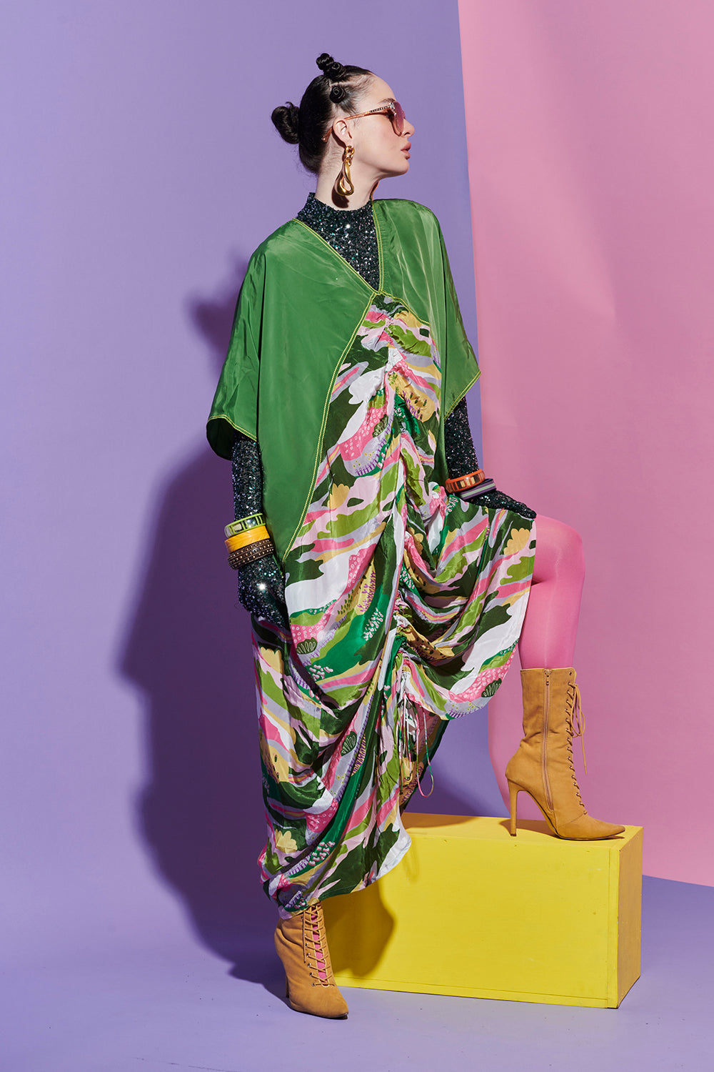 Kaftan style dark green scenery print dress