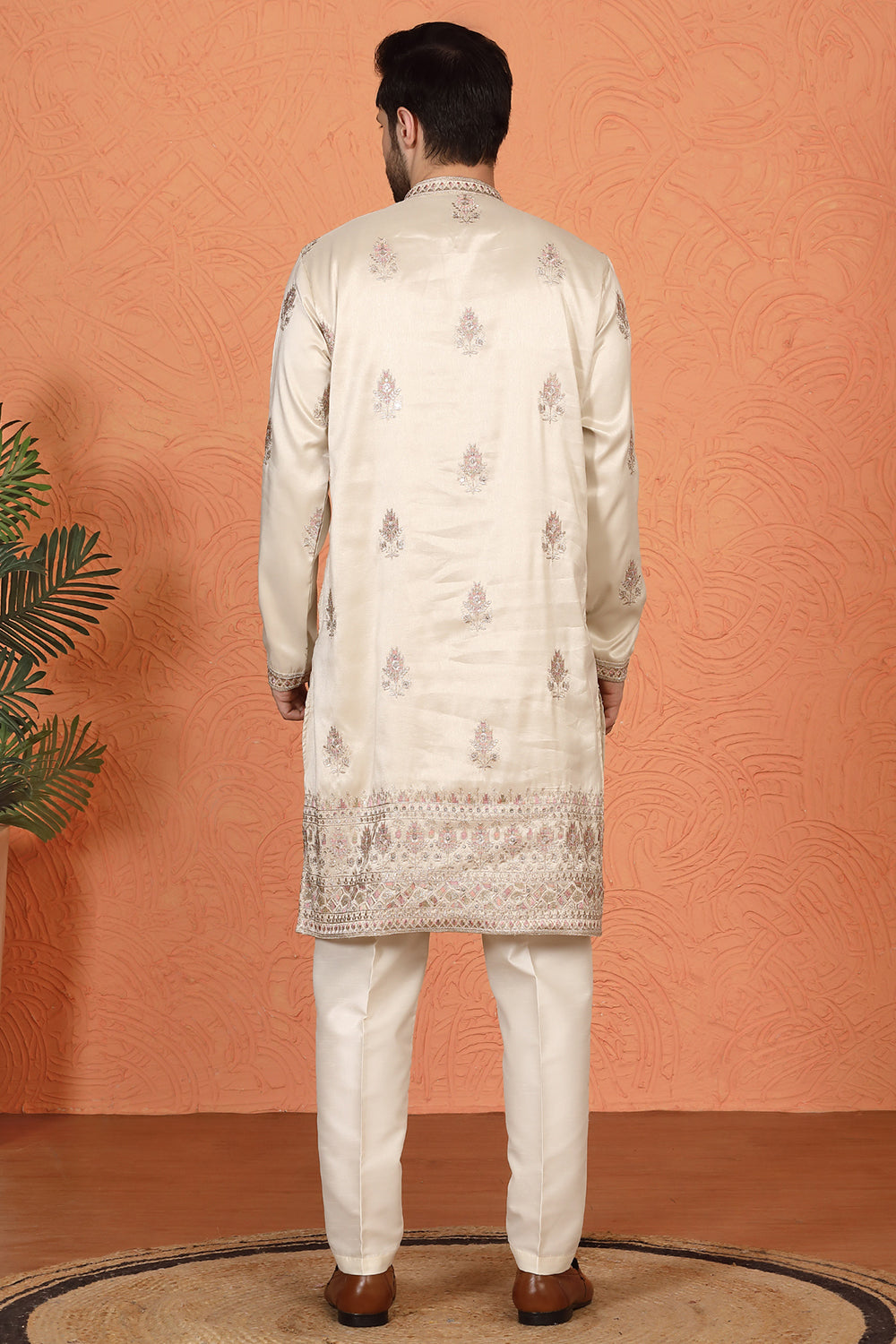 Maharaj Embroidered Kurta with Back Elastic Pants