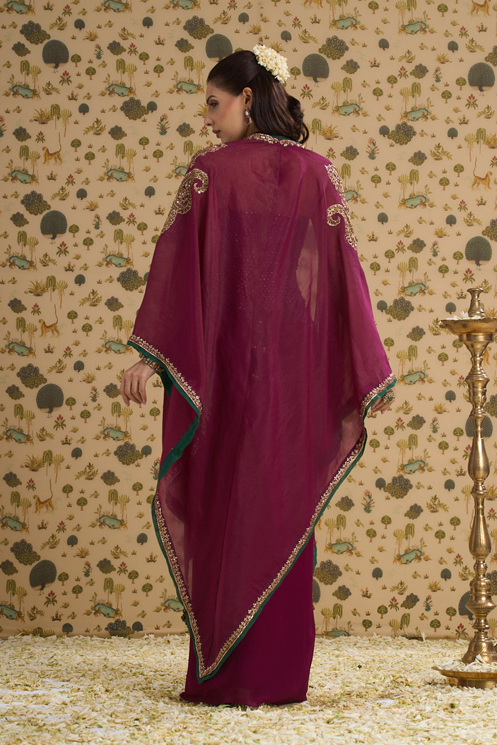 Manjari Cape Set