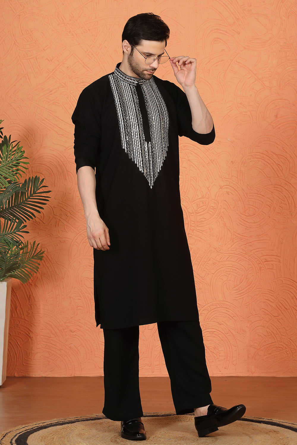 Nawaaz Embroidered Kurta with Loose Fit Parallel Matching Pants