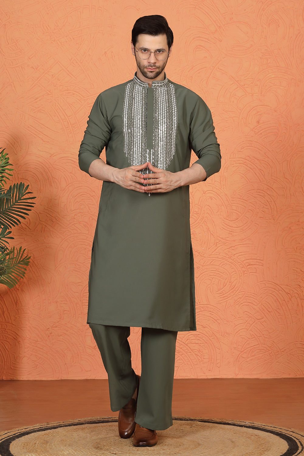 Nawaaz Embroidered Kurta with Loose Fit Parallel Matching Pants