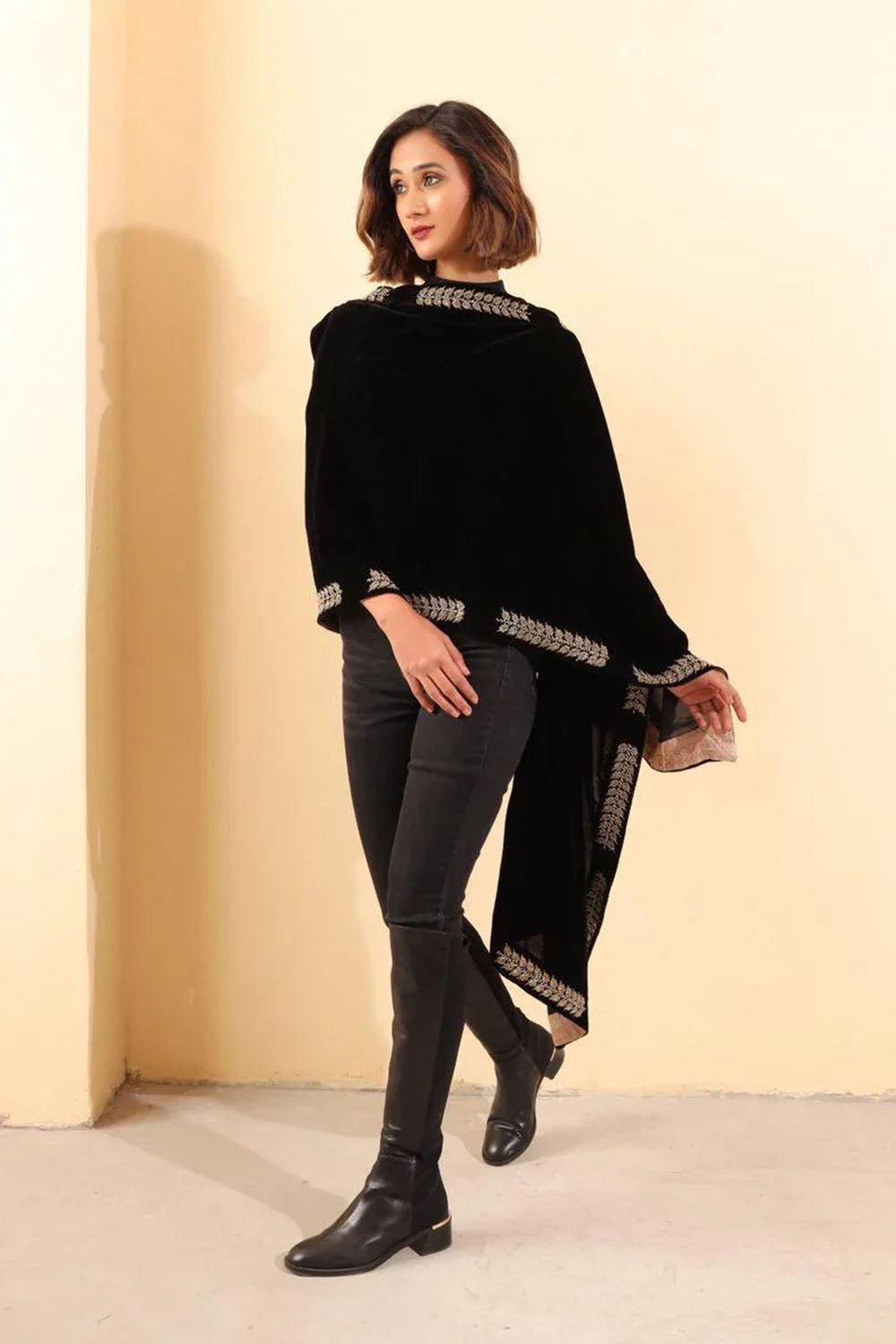 Noir Velvet Luxe Stole