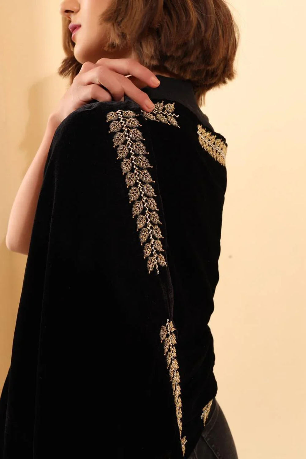 Noir Velvet Luxe Stole