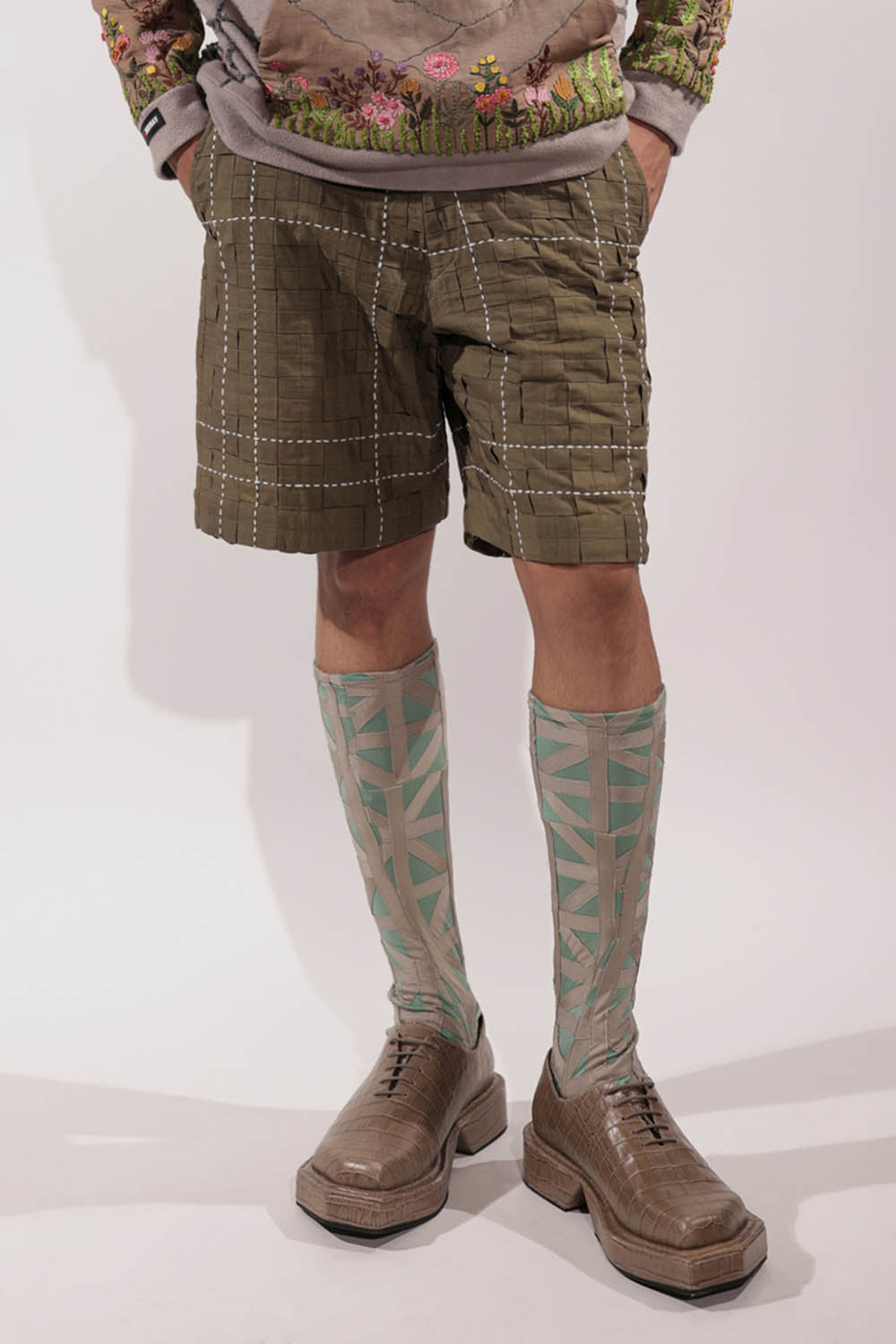 Olive linen woven shorts with Kantha detailing