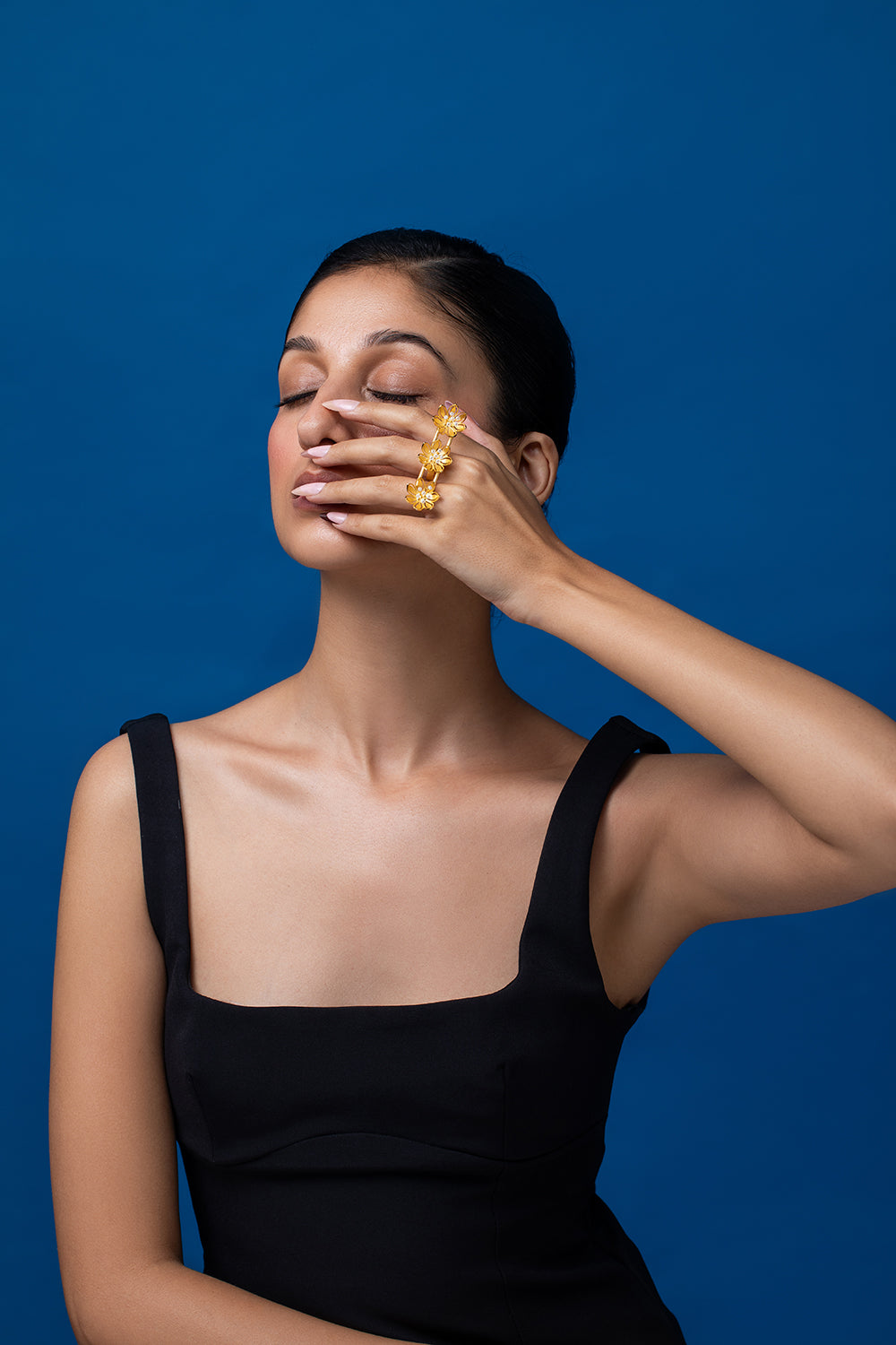 Pearly Golden Flower Three Finger Ring