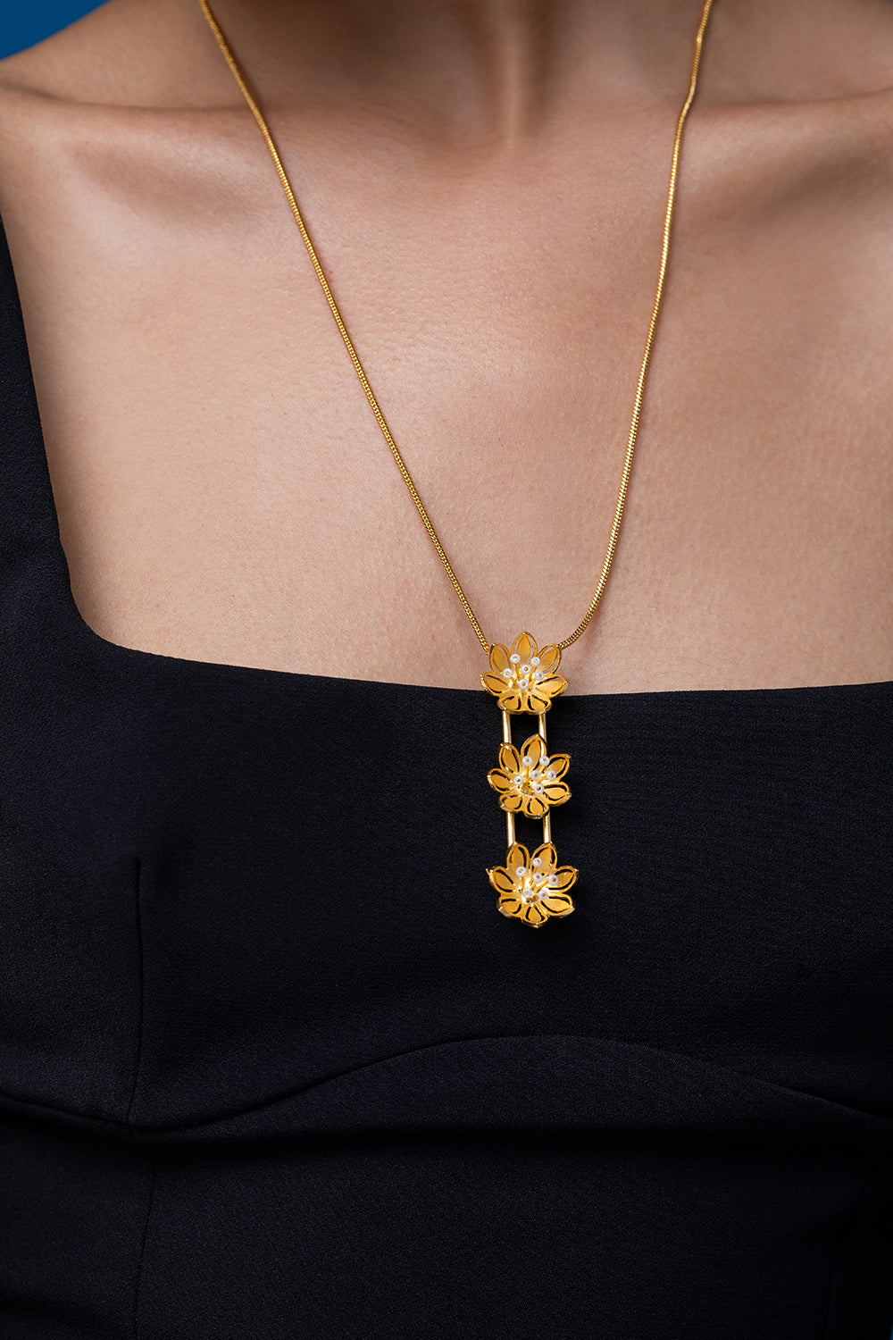 Pearly Golden Flower Triple Pendant Necklace
