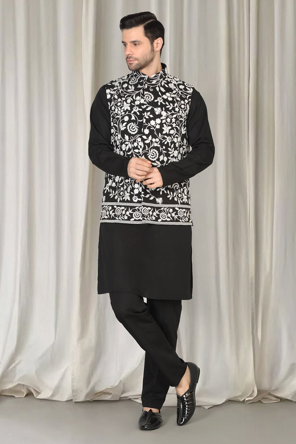 Phool Bahaar Embroidered Bandi With Kurta And Back Elastic Pants
