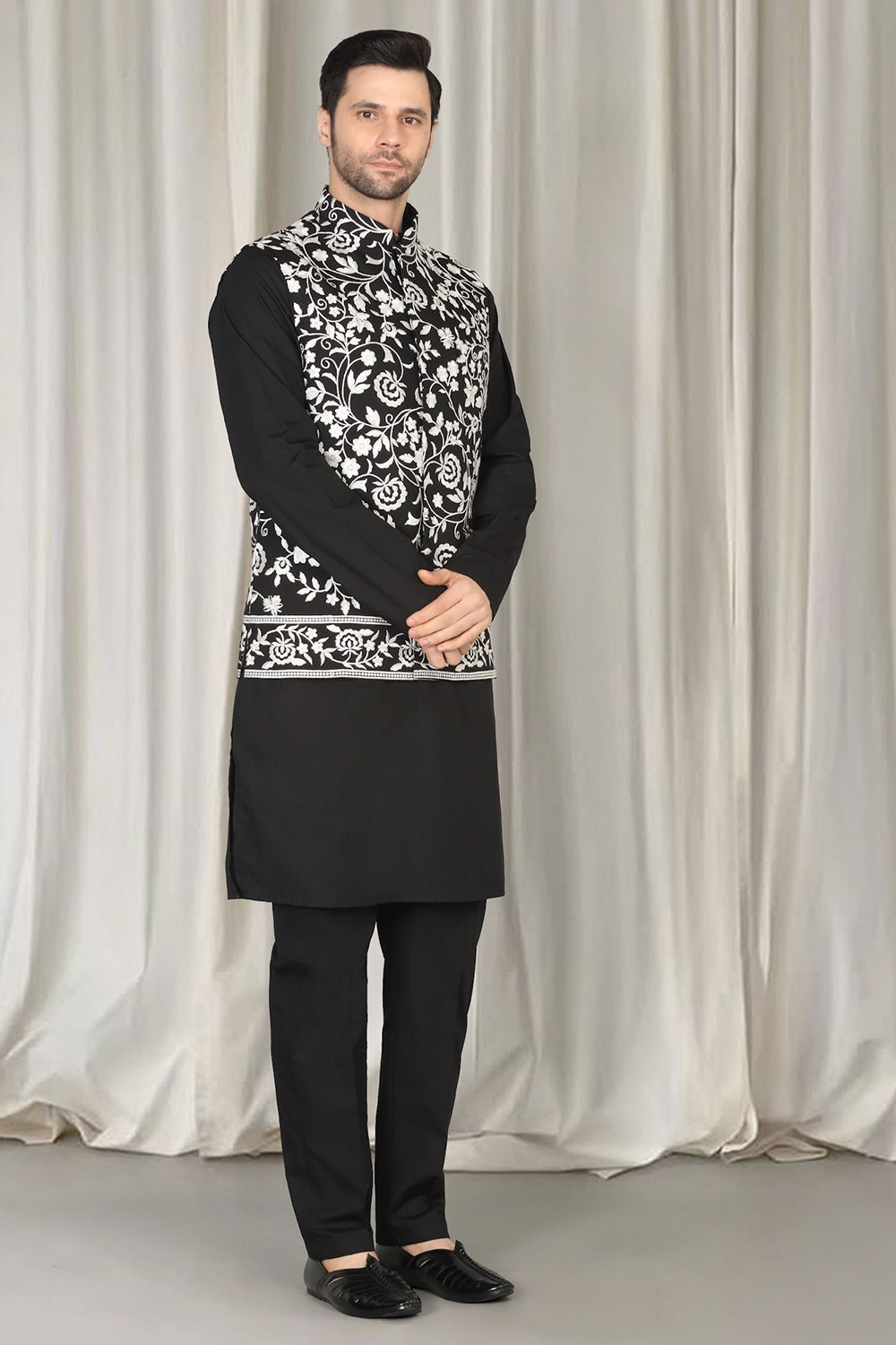 Phool Bahaar Embroidered Bandi With Kurta And Back Elastic Pants