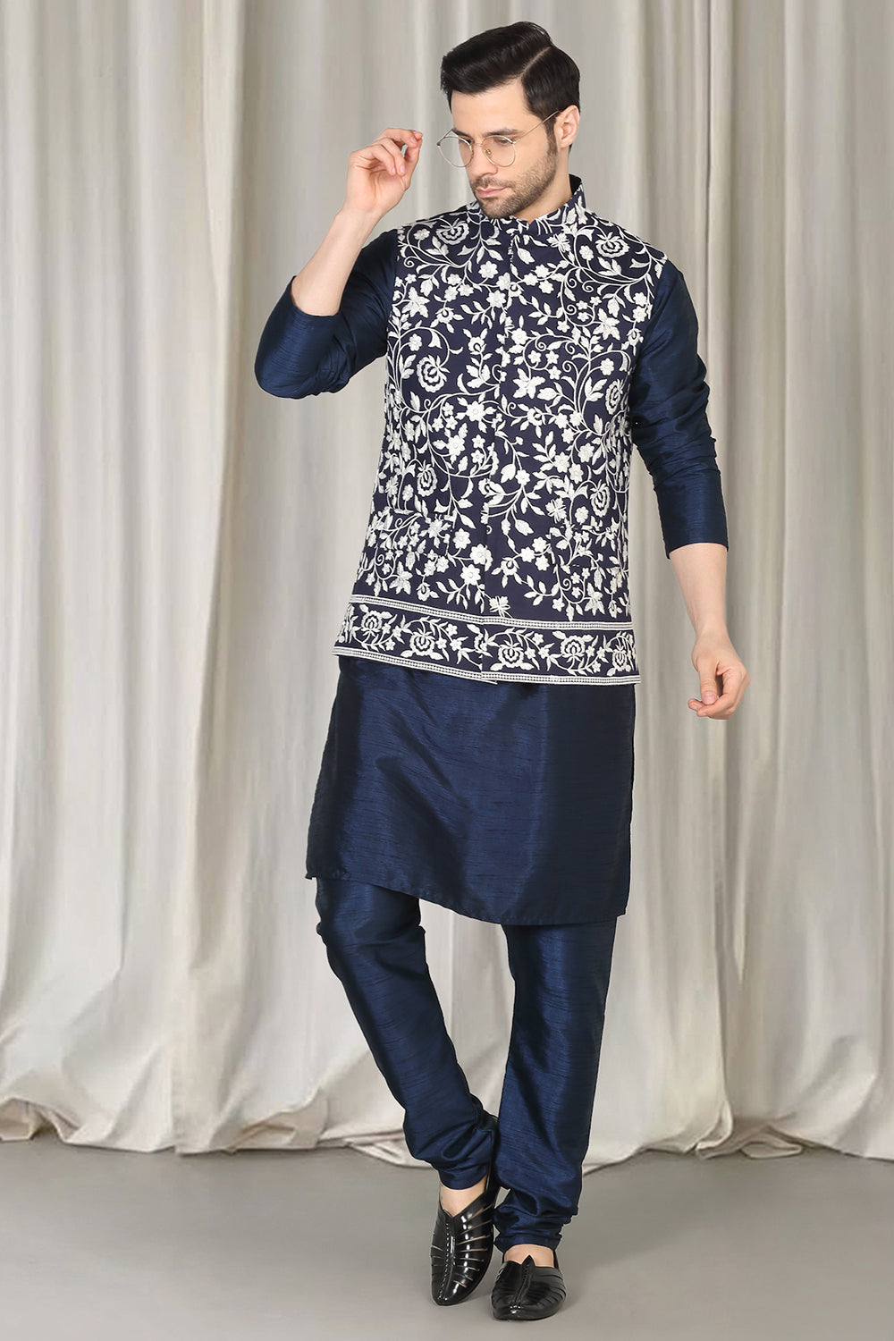 Phool Bahaar Embroidered Bandi With Kurta And Back Elastic Pants