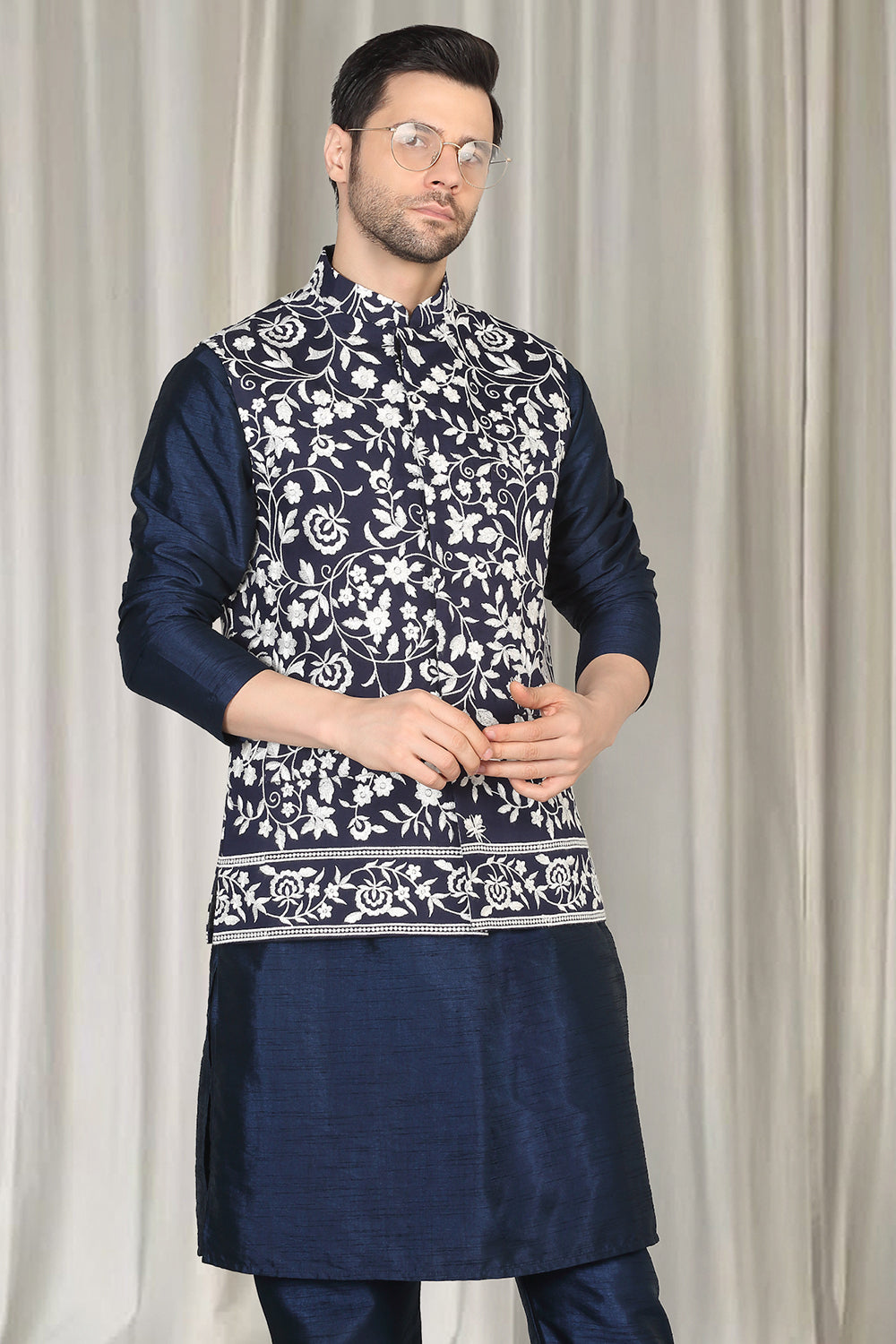Phool Bahaar Embroidered Bandi With Kurta And Back Elastic Pants