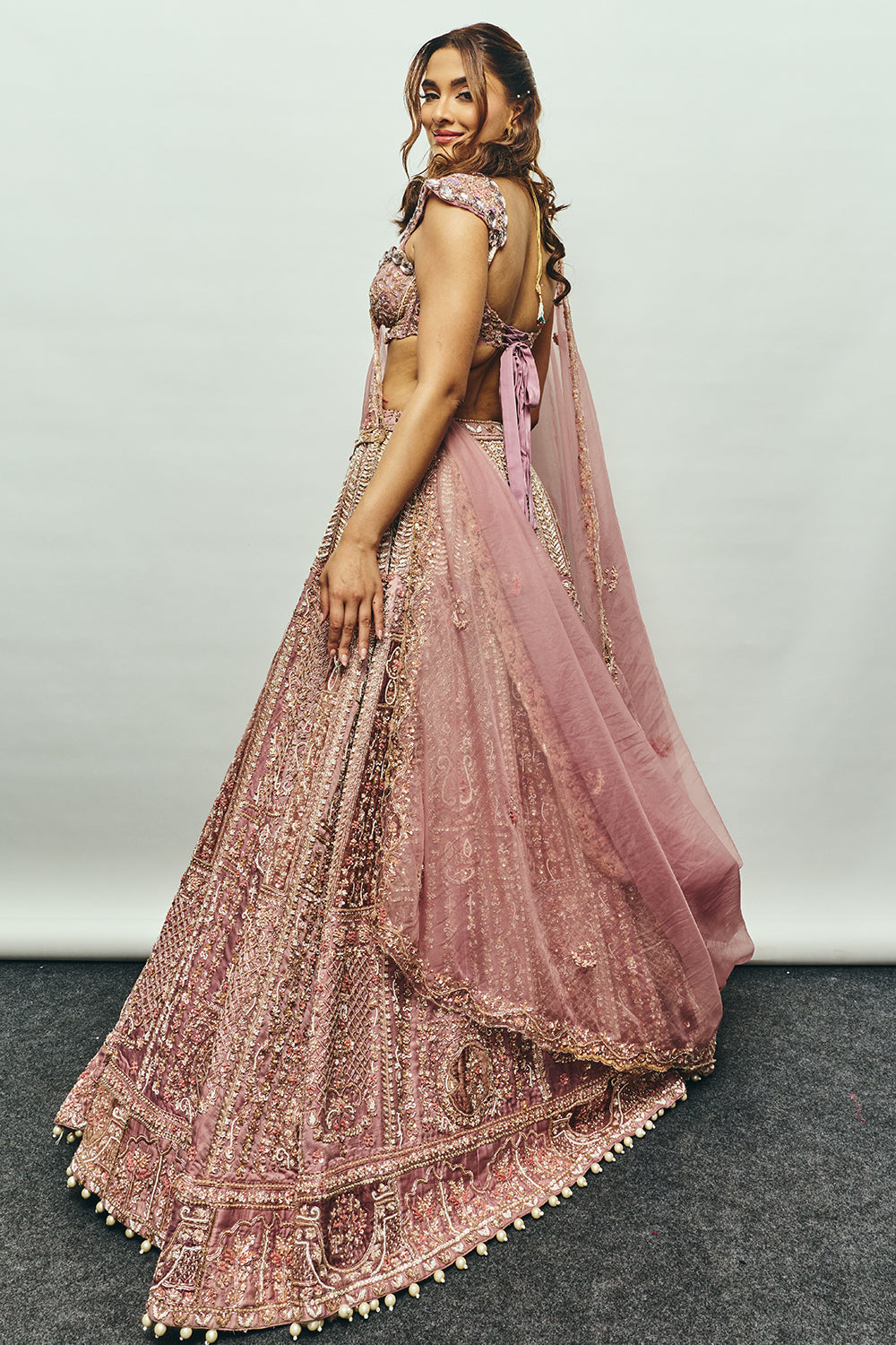 Sai Siam Lehenga Sert
