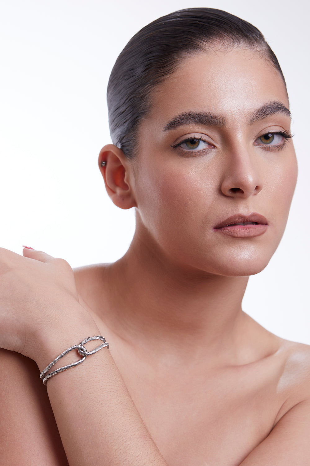 Silver Threaded Interlocked Bracelet