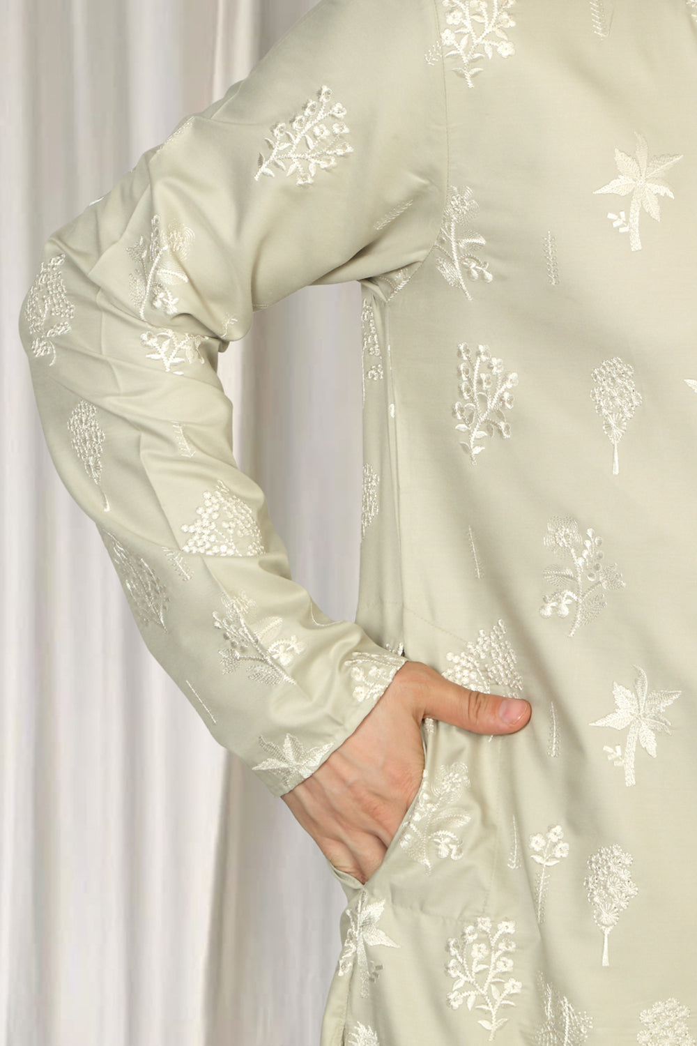 Upwan Embroidered Kurta Back Elastic Pants