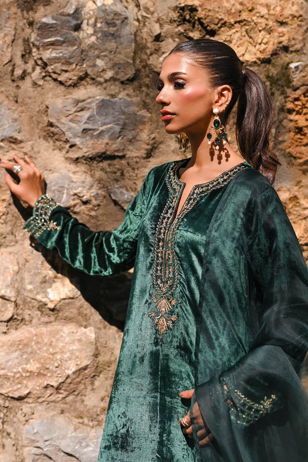 Velora Bottle Green Velvet Suit Set
