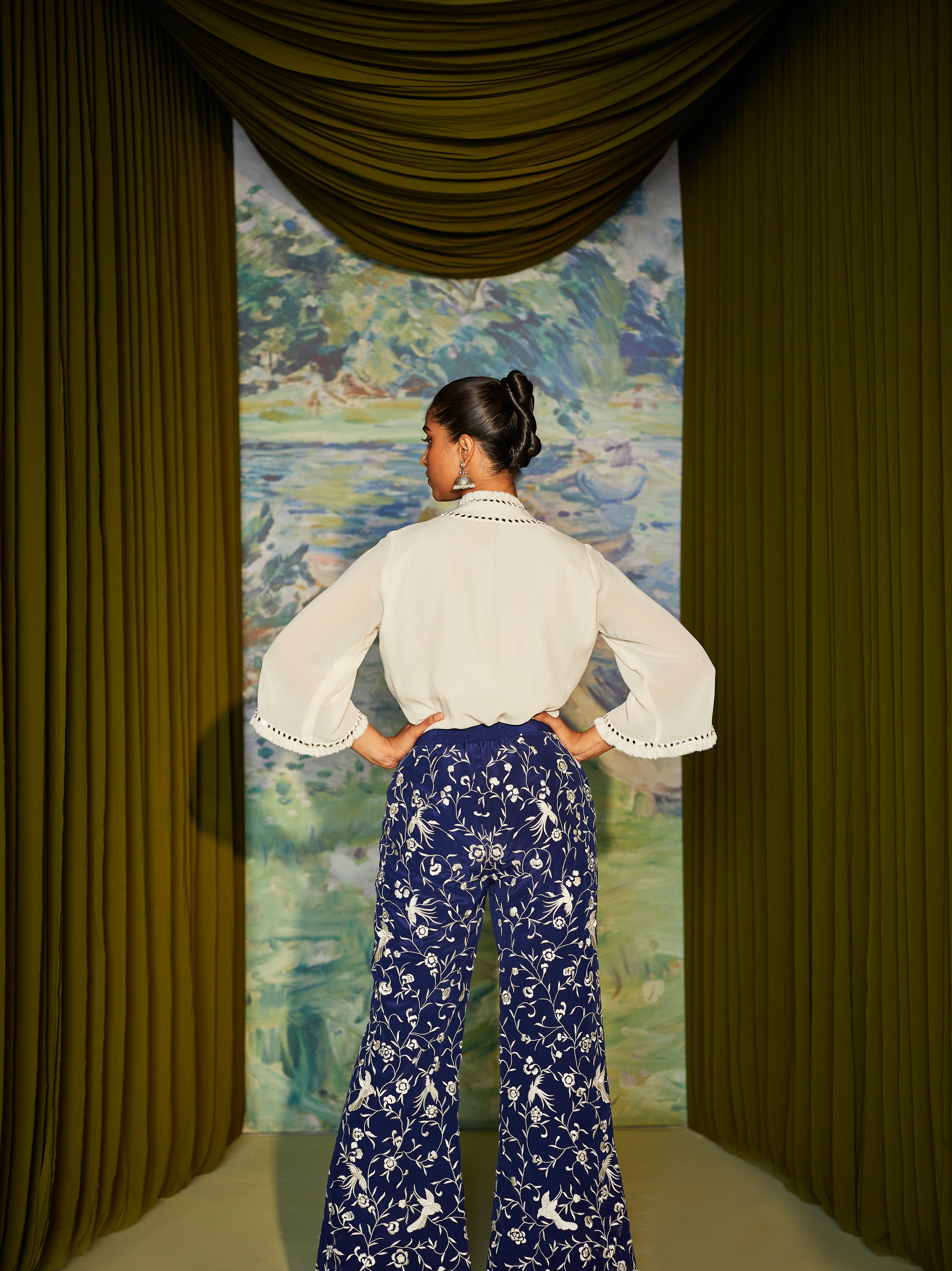 CY 29 India Bow Tie Top Back 1