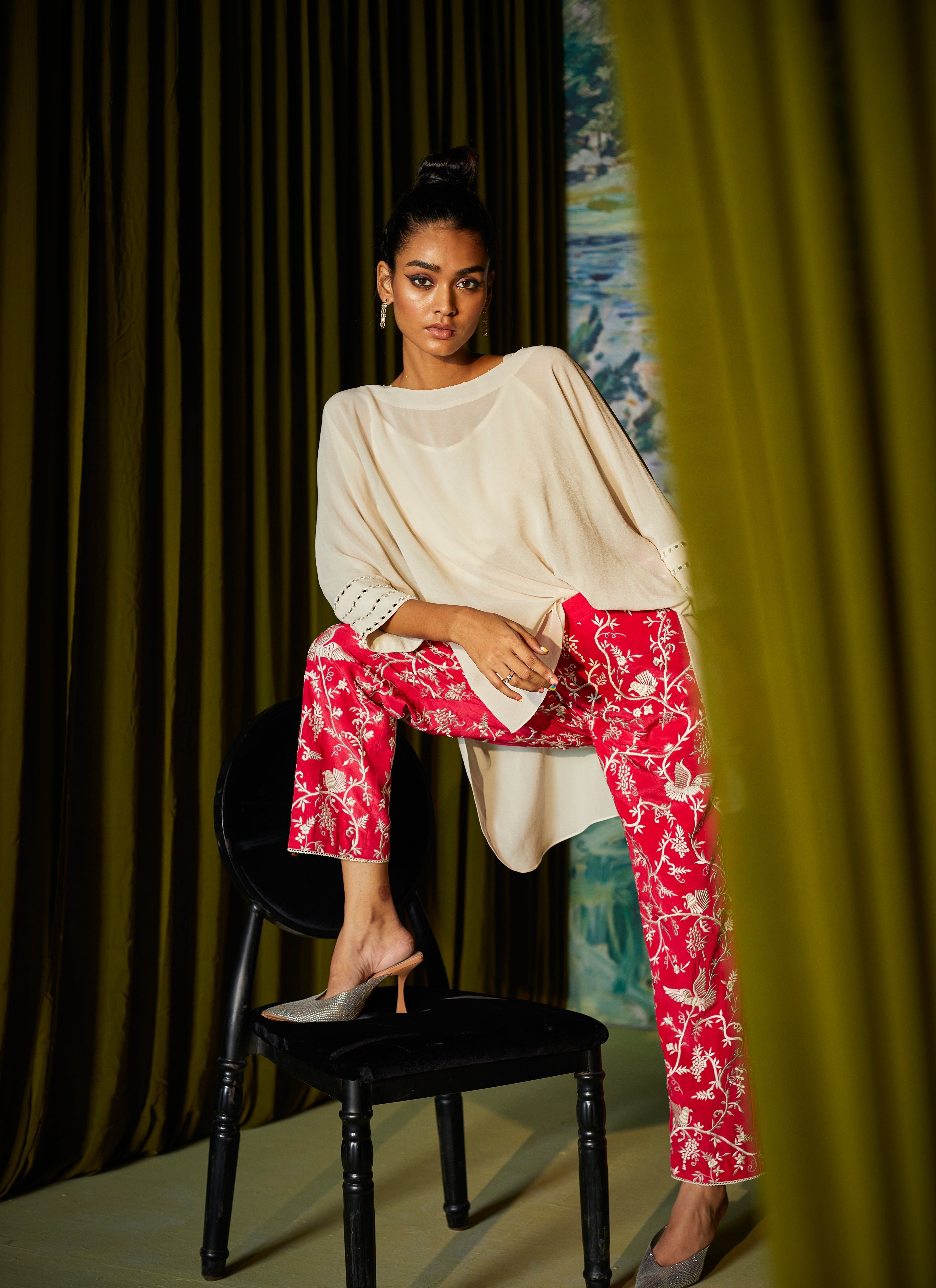 CY 29 India Embroidered Cuff Sleeves Cape Top Front 2