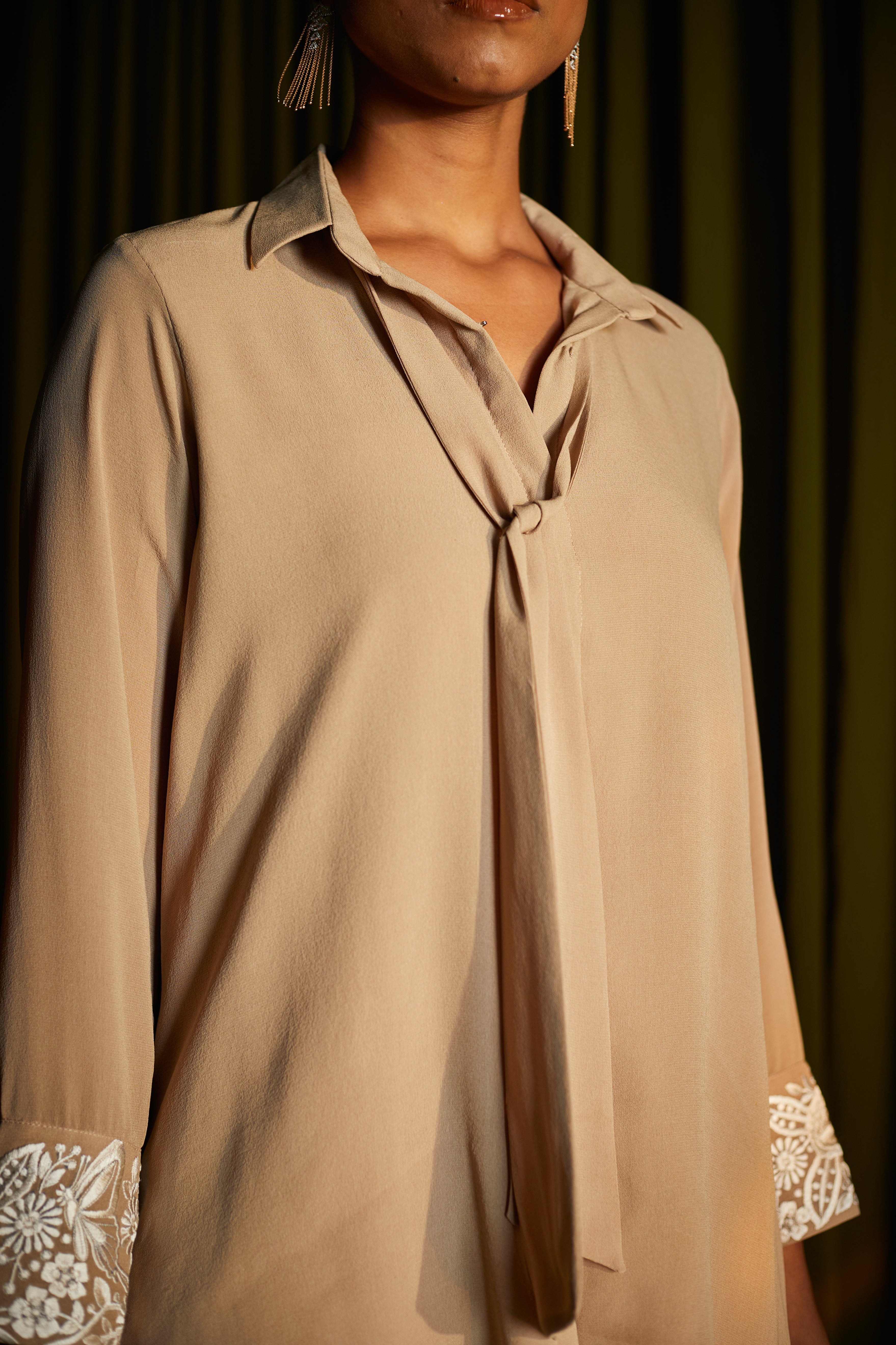 CY 29 India Parsi Gaara Shirt Closeup 1