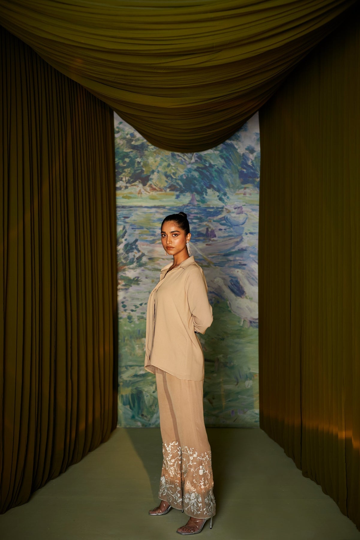 CY 29 India Parsi Gaara Shirt Side 1