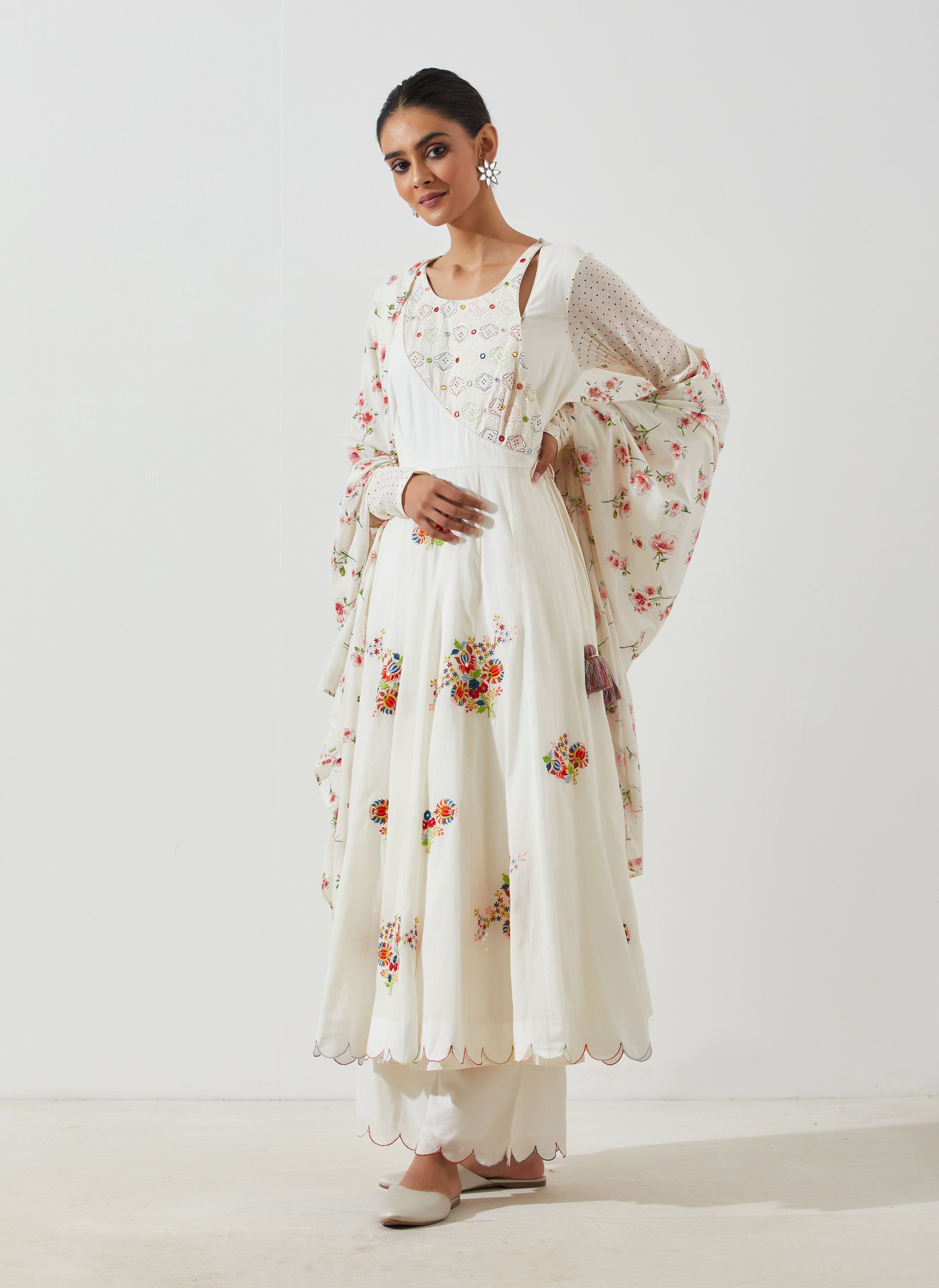 Label Earthen - Gunja Kali Ivory Kurta Set