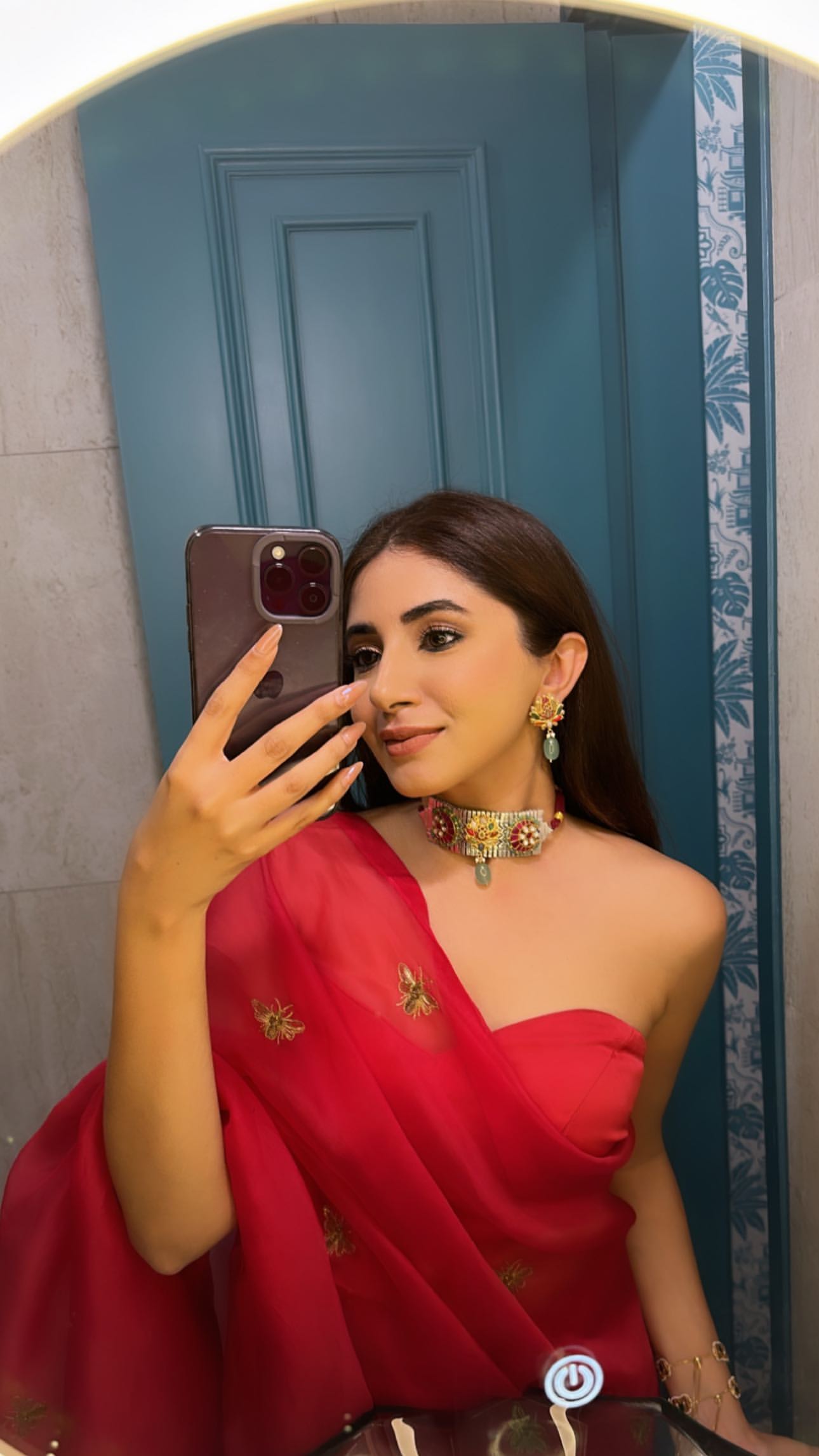 Ashna Shroff In Ghazal Choker Set