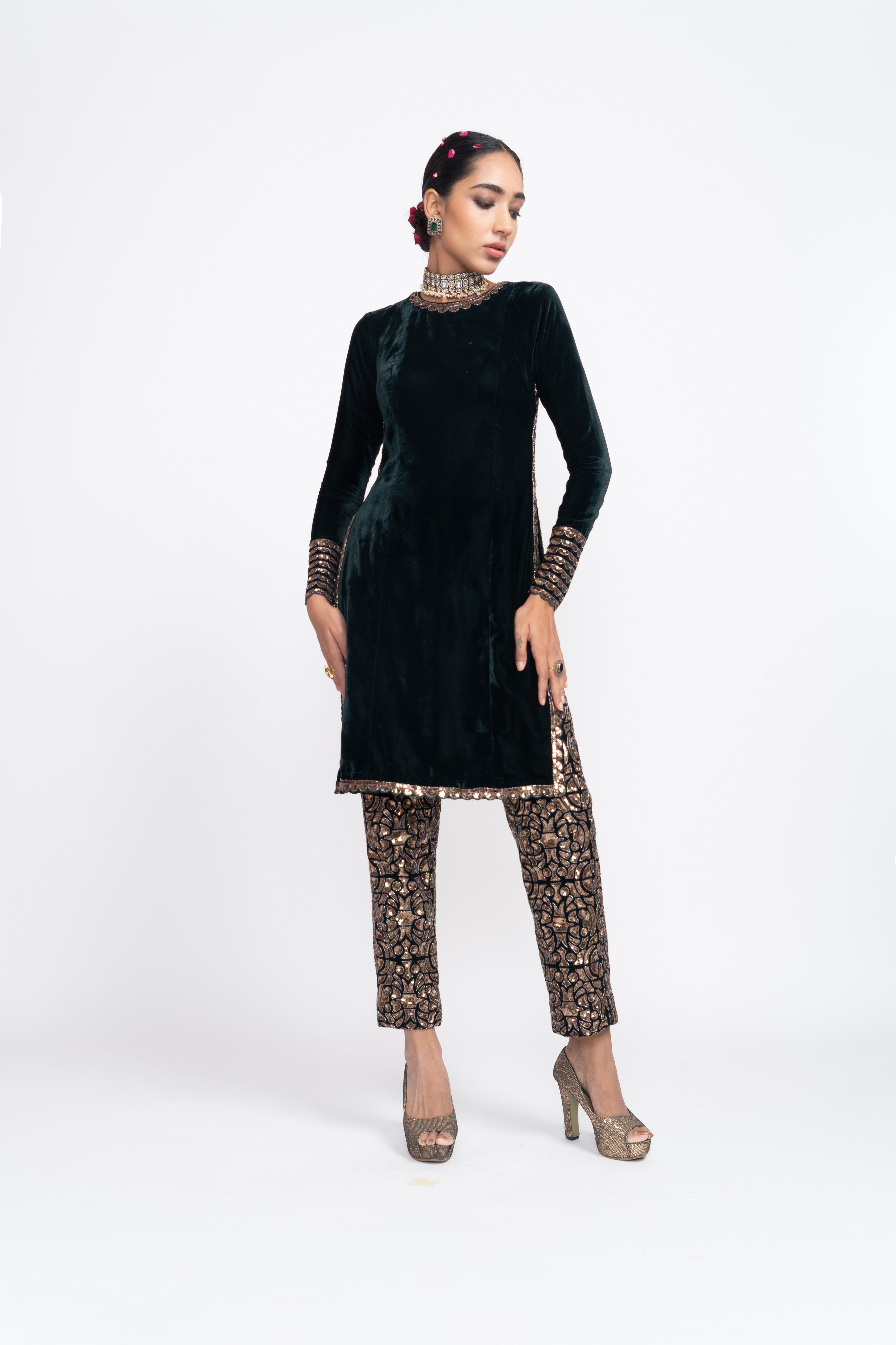 Vvani Vats - Deep Green Velvet Kurta Set
