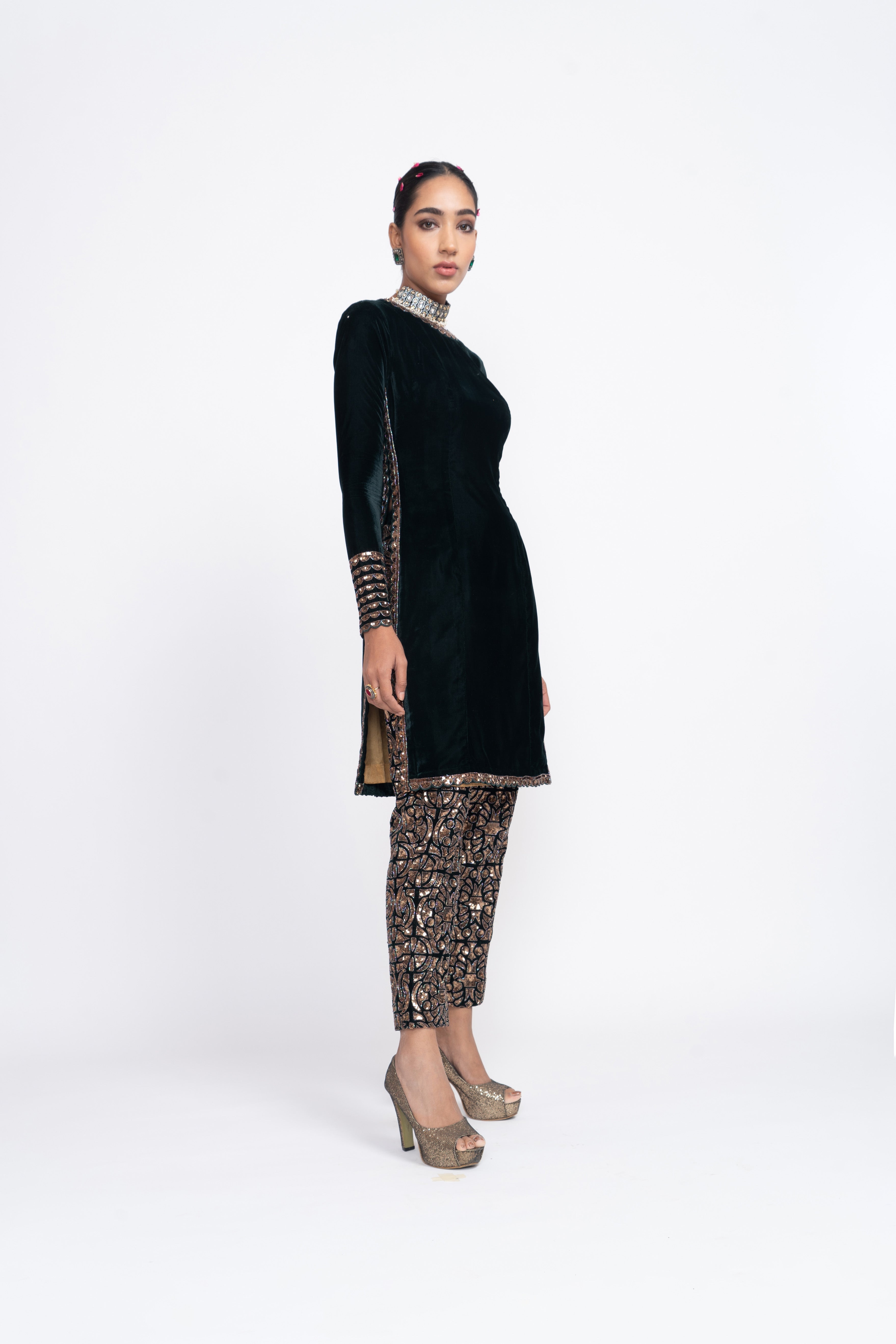 Vvani Vats - Deep Green Velvet Kurta Set