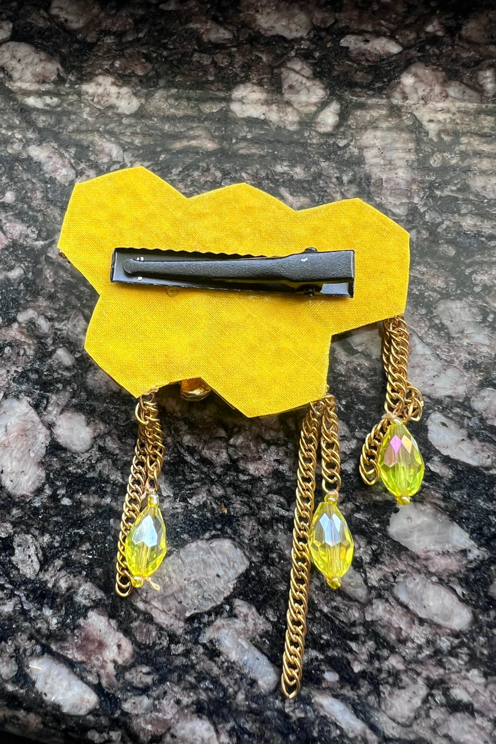 HONEY BEE CLIP