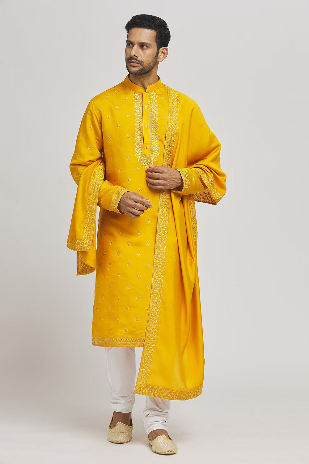 Riwaaz Embroidered Kurta Set