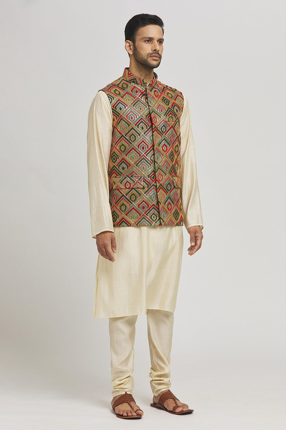 Tyohaar Embroidered Bundi Jacket