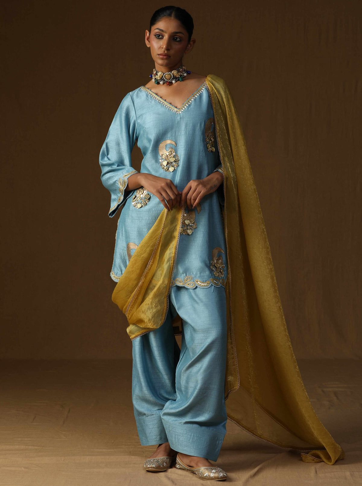 Vrind? � Neel Madhur Embroidered Suit Set