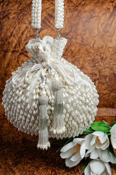 CY Nayaab By Sonia Pearl Treasure Ashen Front 2