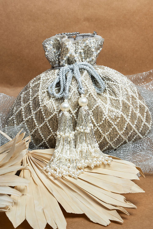 CY Nayaab By Sonia Cruzado White Front 1