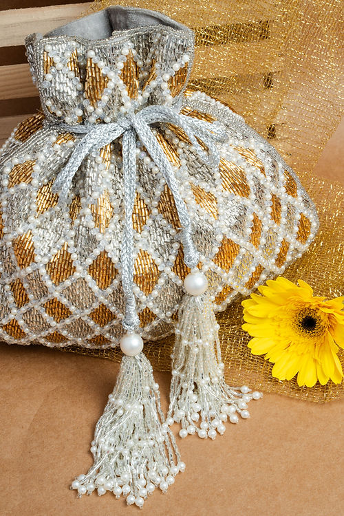 CY Nayaab By Sonia Cruzado Silver Aurum Closeup 1