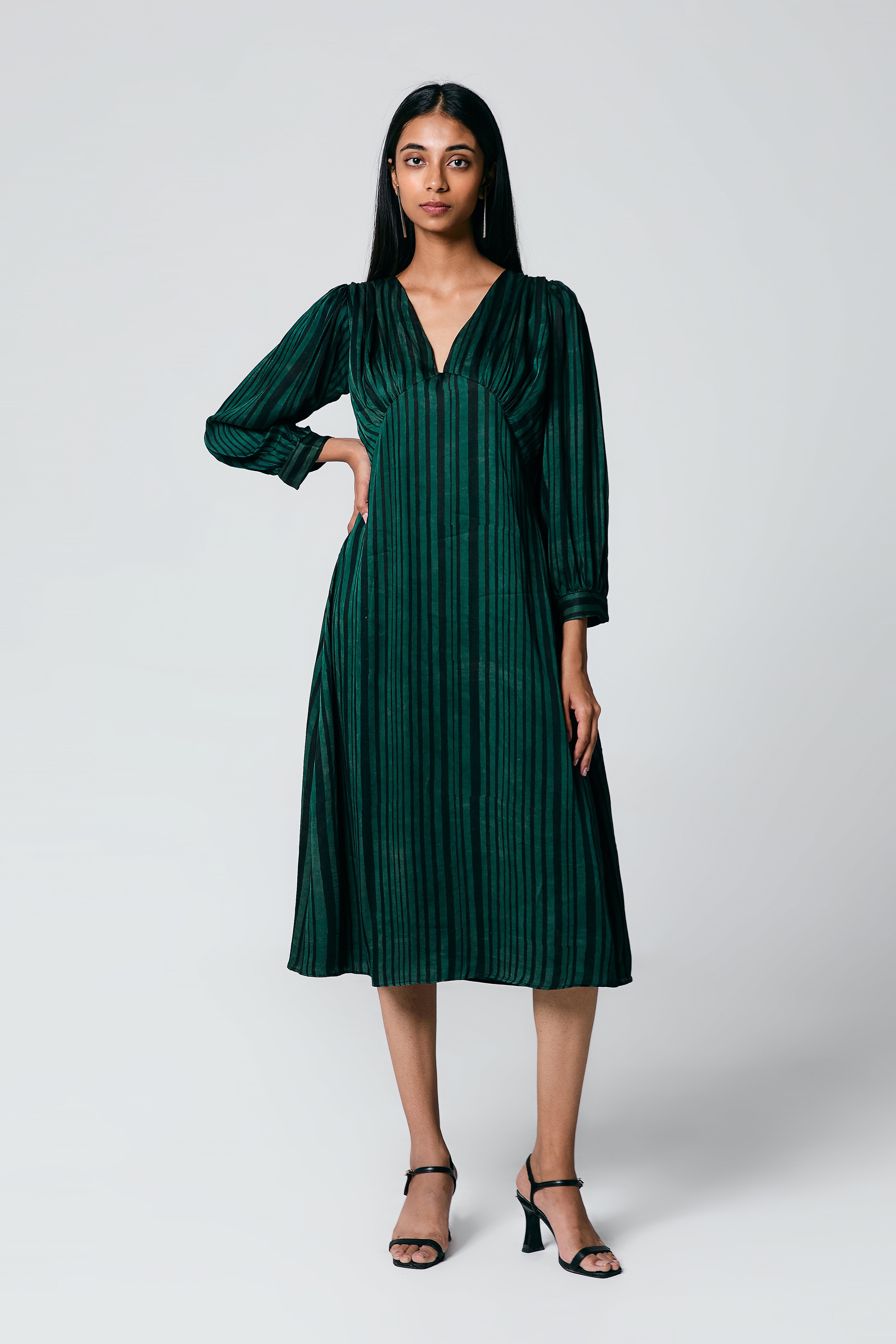 V neck dress