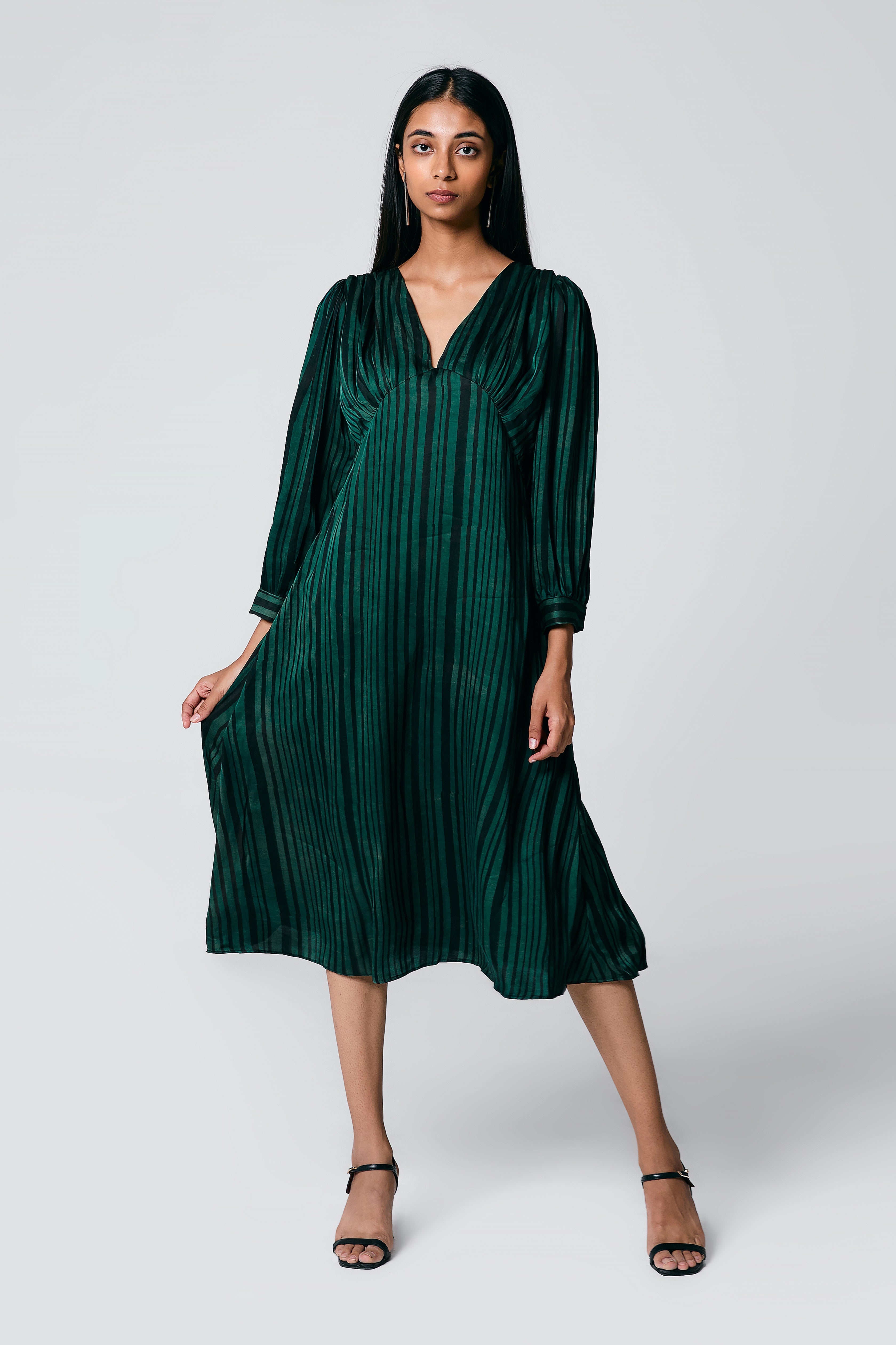 V neck dress