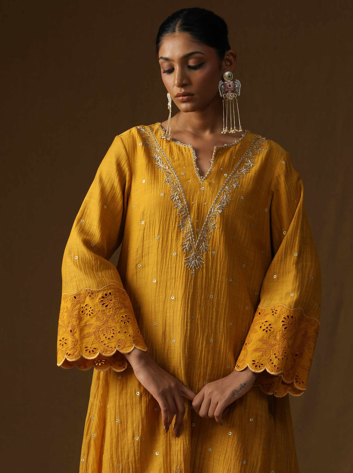 Sakhi Noor Swarn Kurta Set