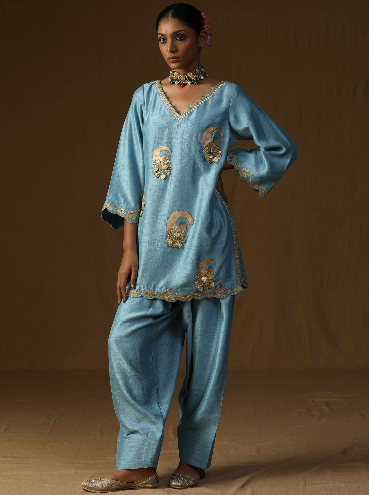 Vrind?  Neel Madhur Embroidered Suit Set