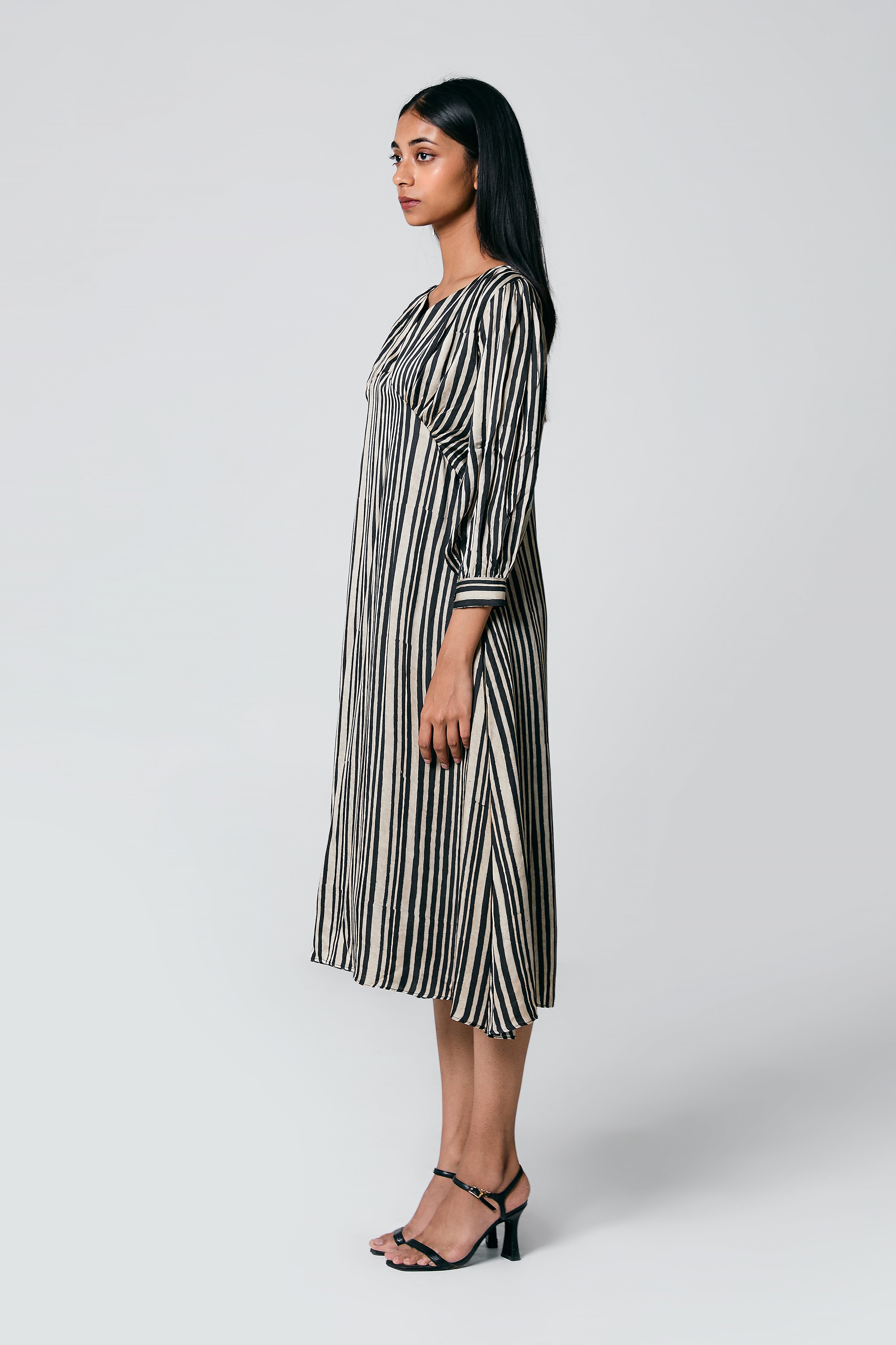 V neck dress